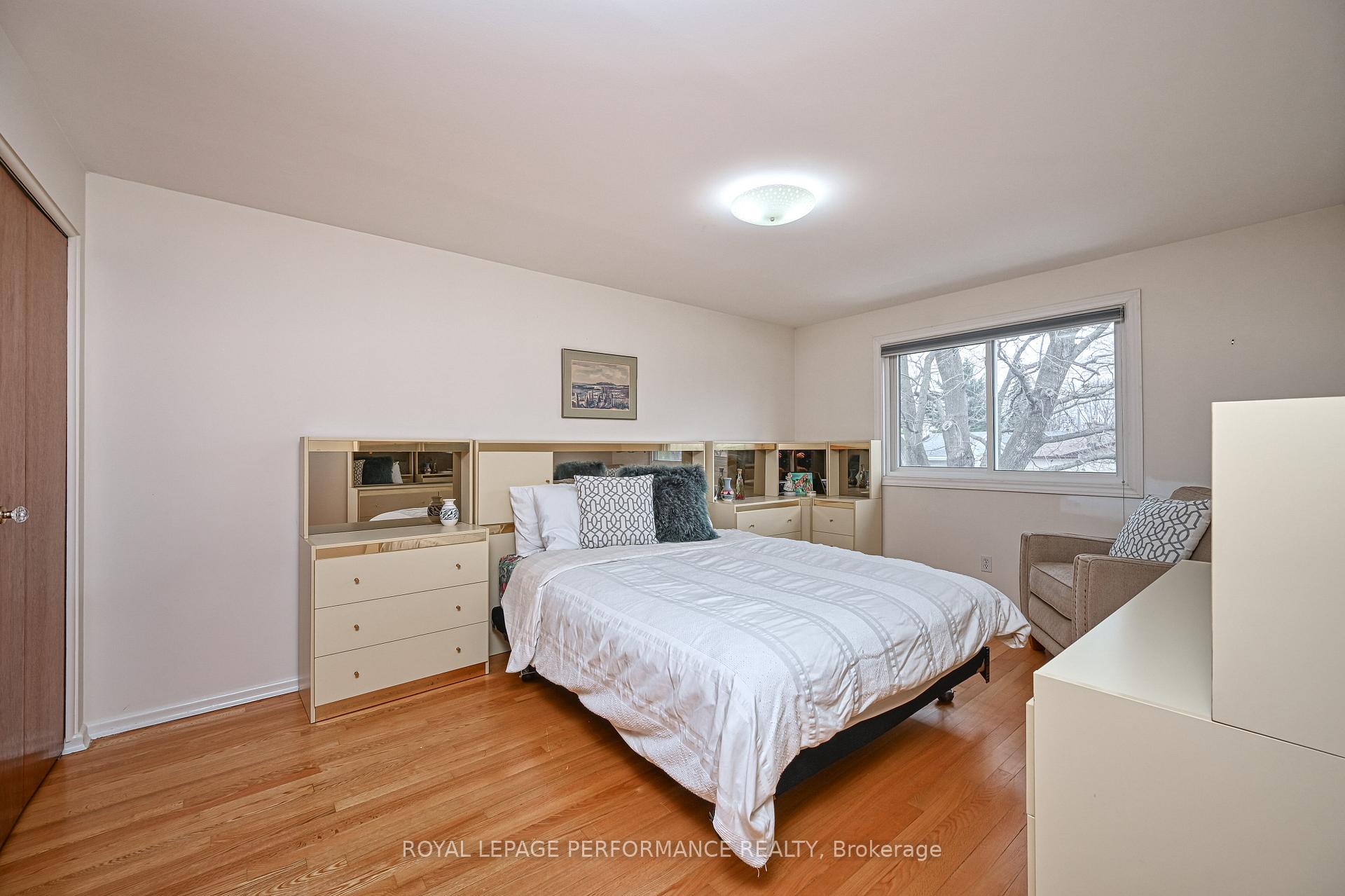 Photo 14 of 121 Starwood Road, Ottawa, Meadowlands/St. Claire Gardens — HOMEH