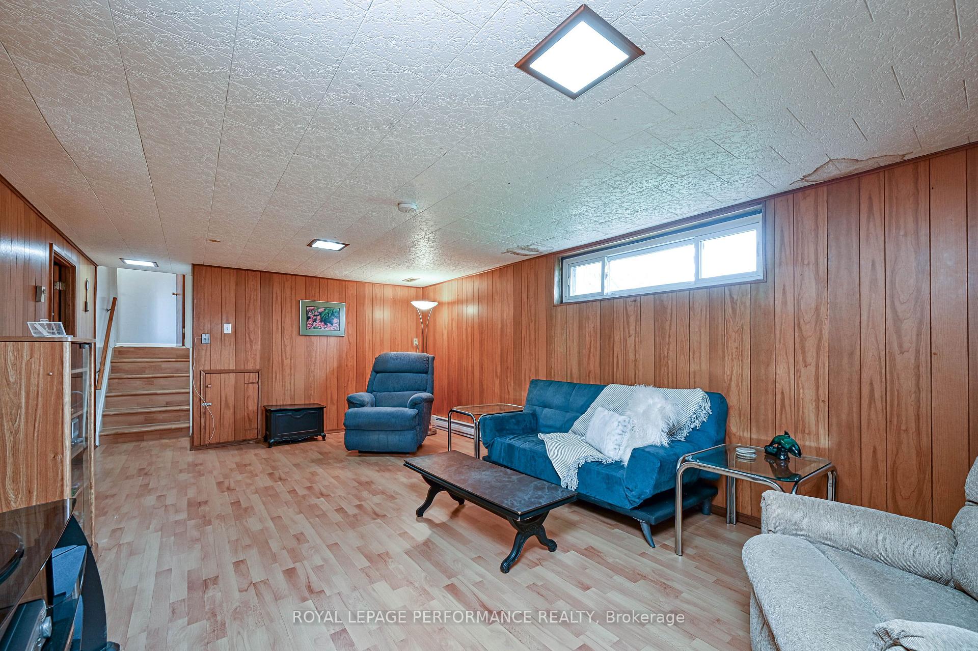 Photo 20 of 121 Starwood Road, Ottawa, Meadowlands/St. Claire Gardens — HOMEH