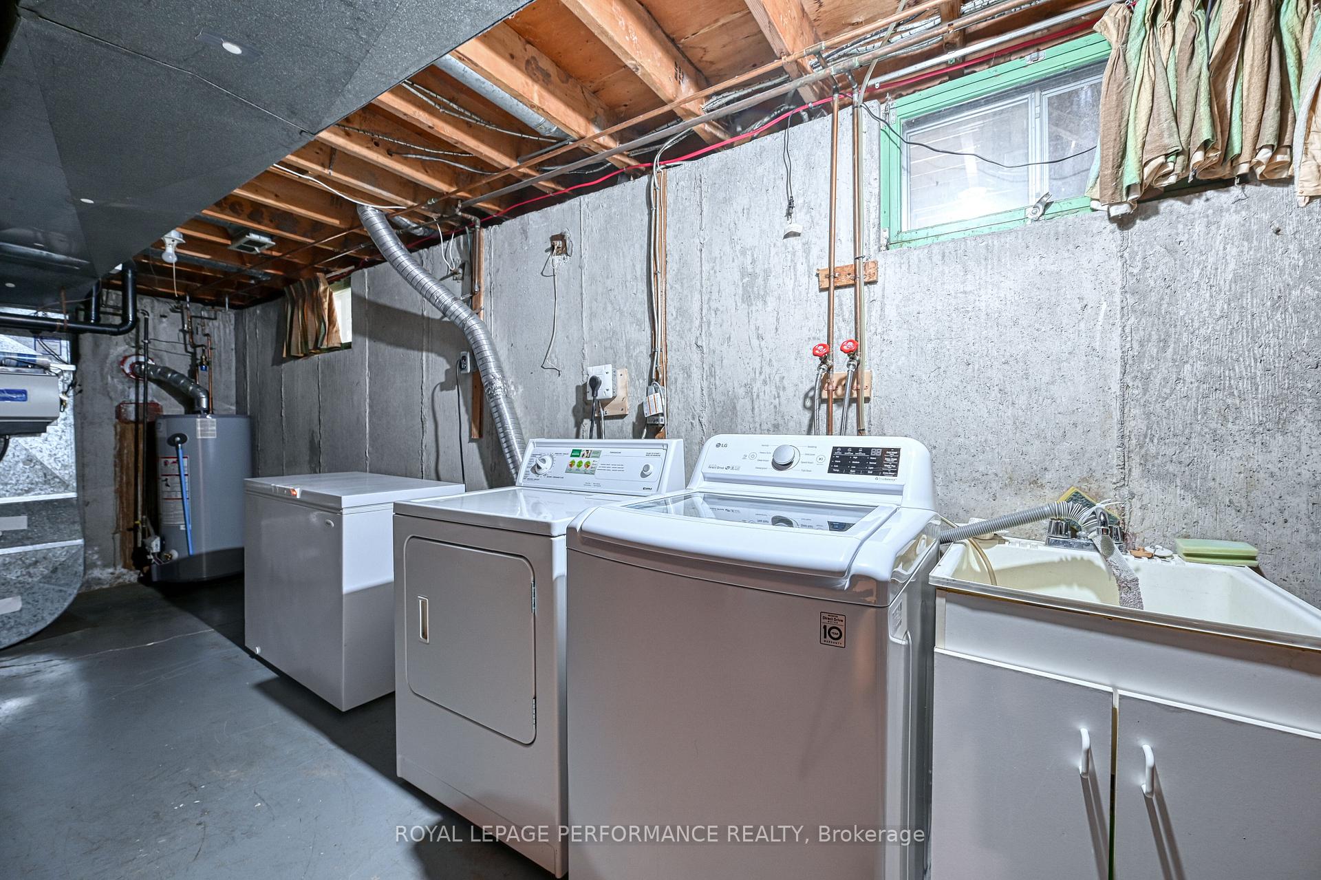 Photo 22 of 121 Starwood Road, Ottawa, Meadowlands/St. Claire Gardens — HOMEH