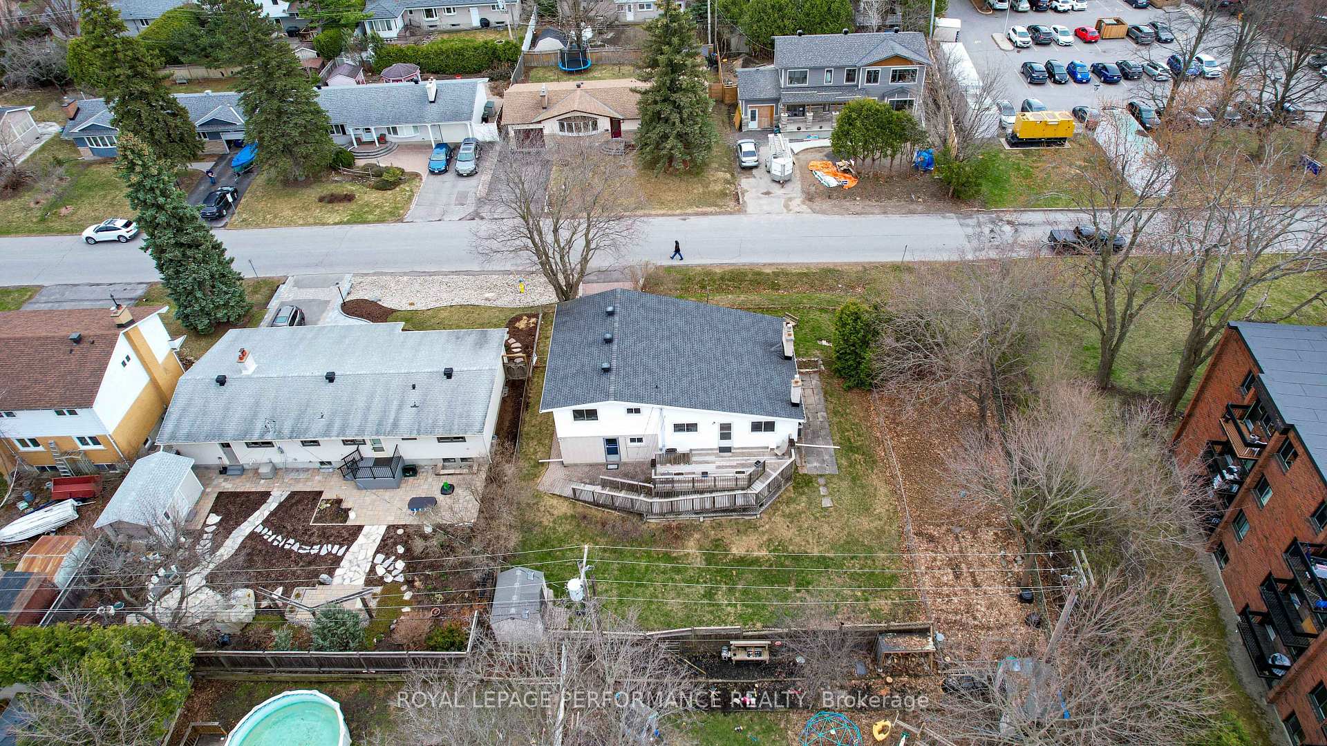 Photo 33 of 121 Starwood Road, Ottawa, Meadowlands/St. Claire Gardens — HOMEH
