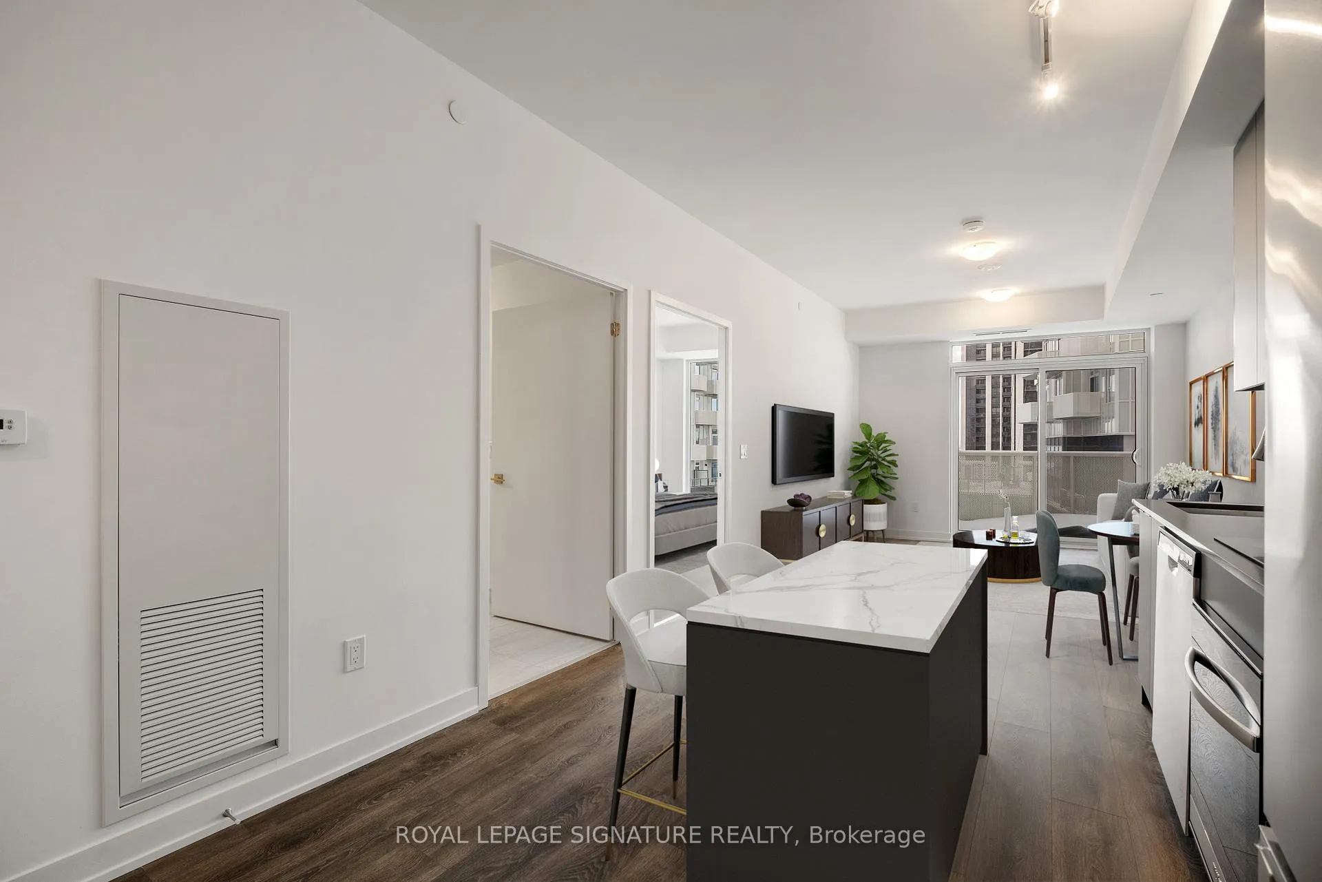 Photo 4 of Unit 625, 498 Caldari Road, Vaughan, Concord — HOMEH