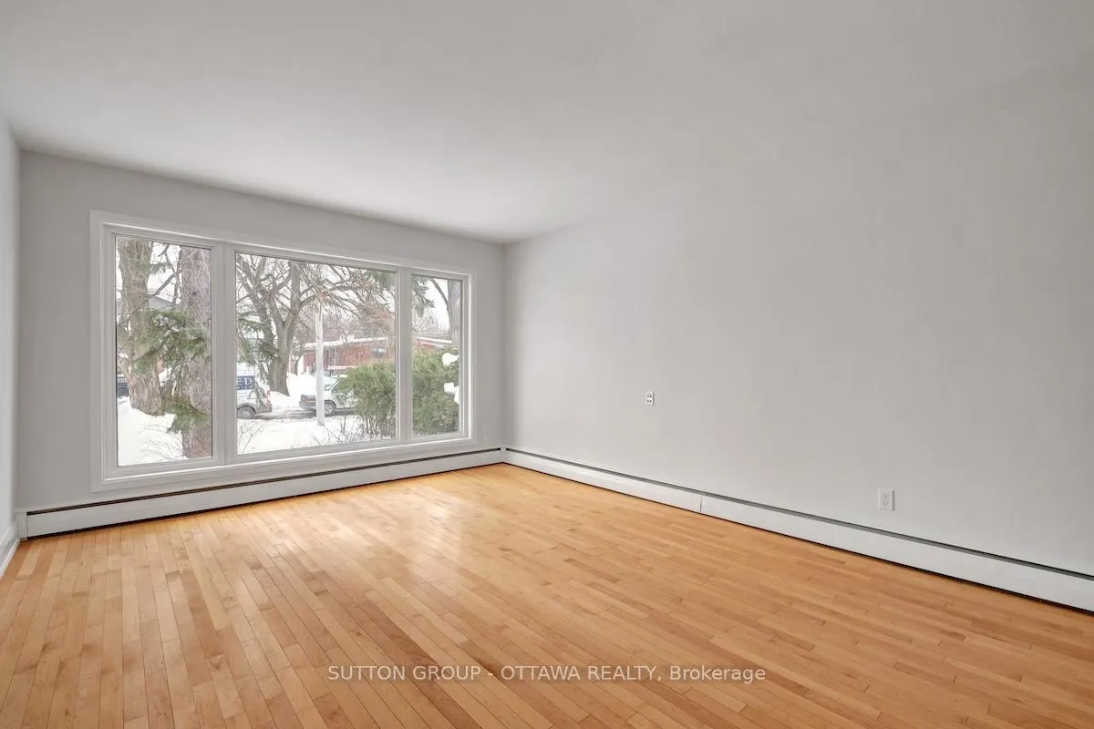 Photo 3 of 517 Braydon Avenue, Ottawa, Riverview Park — HOMEH