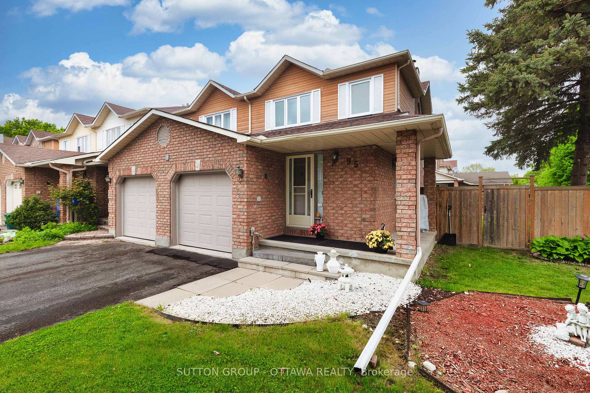 Front of 95 Winnegreen Court