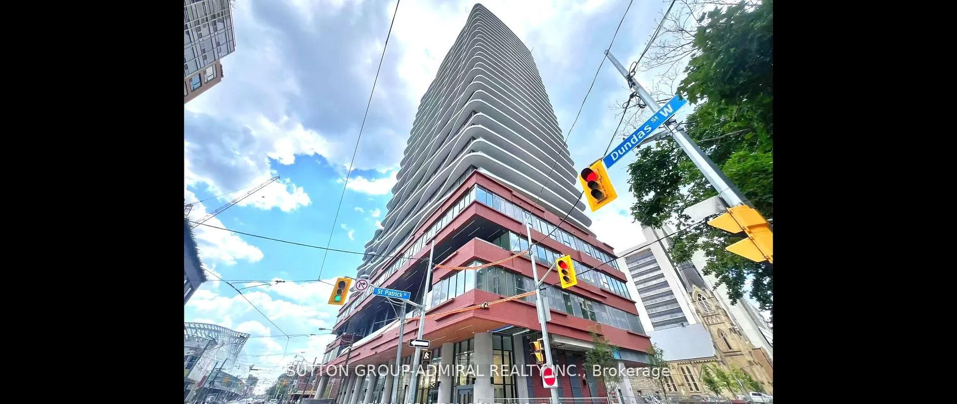 Front of Unit 1505, 280 Dundas Street W