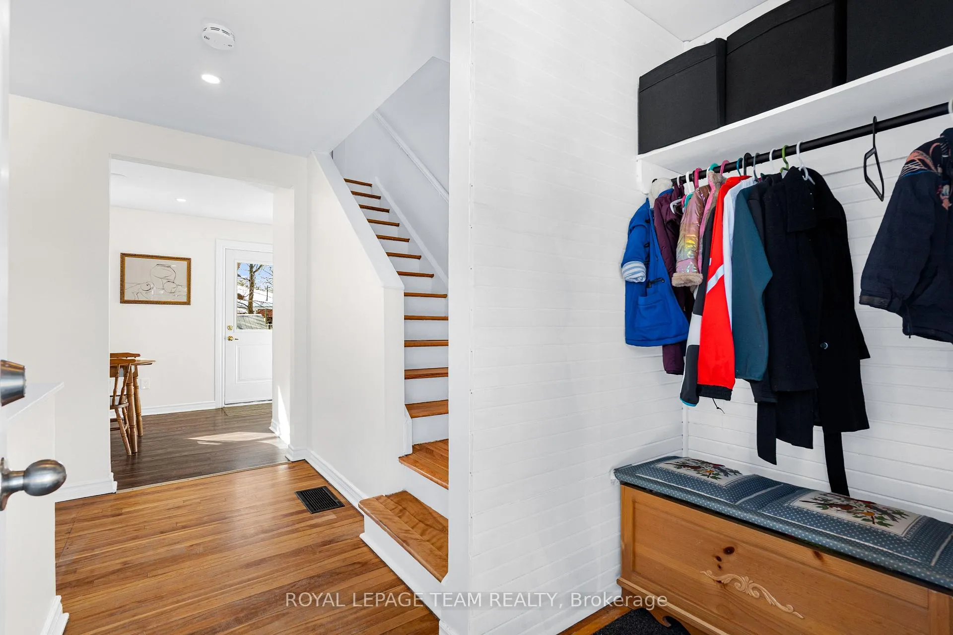 Photo 5 of 852 Borthwick Avenue, Ottawa, Castle Heights/Rideau High — HOMEH