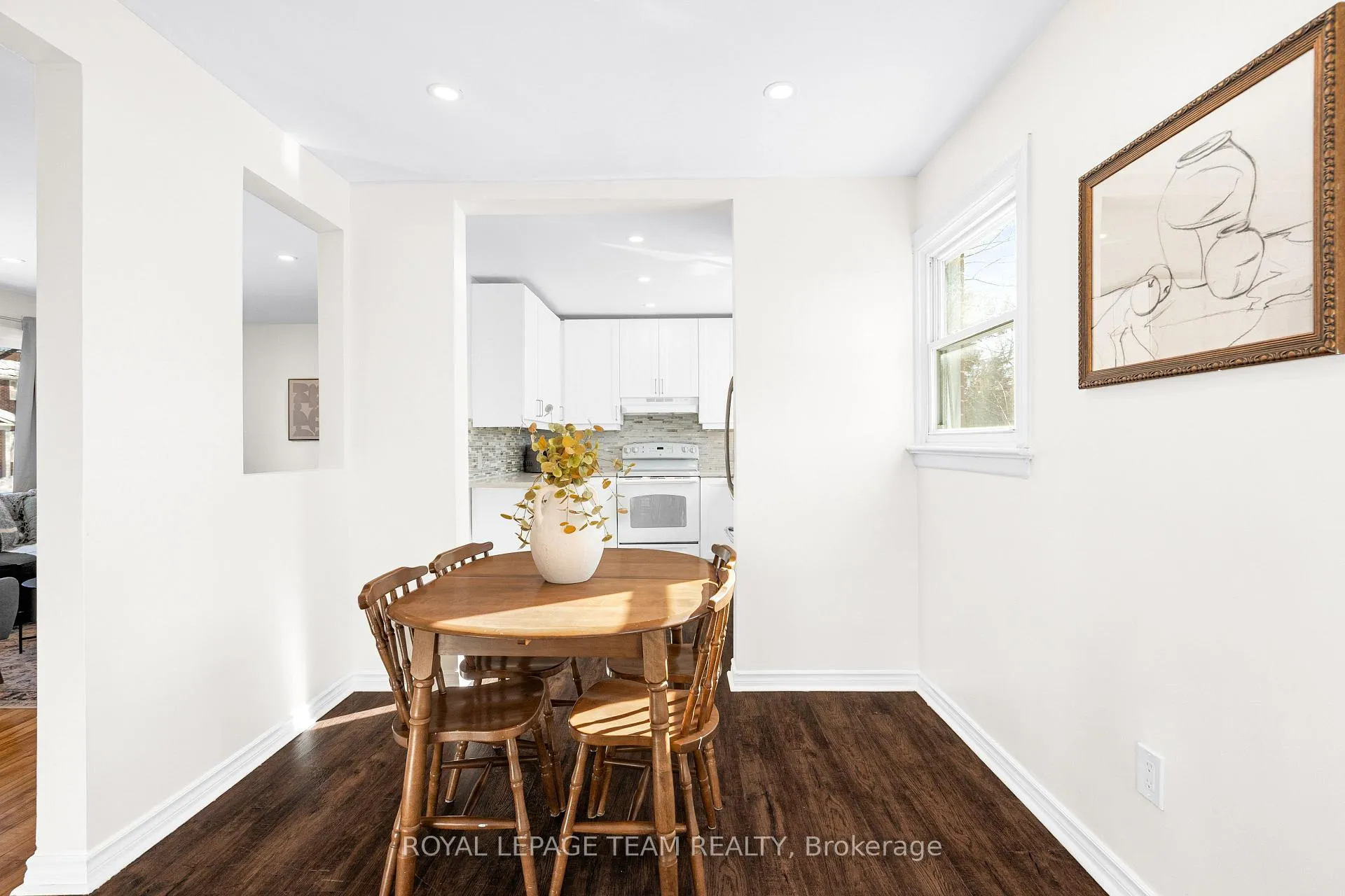 Photo 24 of 852 Borthwick Avenue, Ottawa, Castle Heights/Rideau High — HOMEH