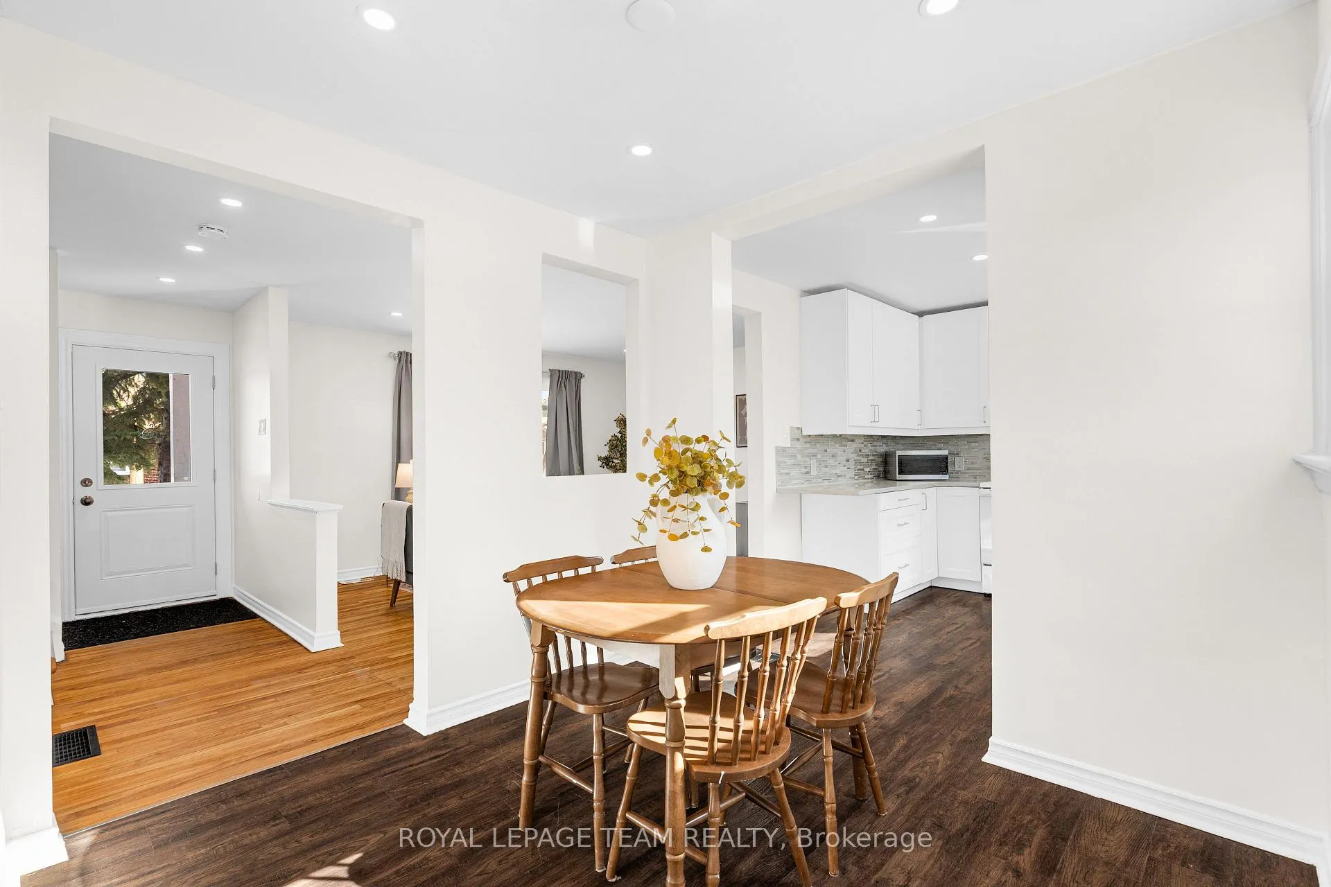 Photo 25 of 852 Borthwick Avenue, Ottawa, Castle Heights/Rideau High — HOMEH
