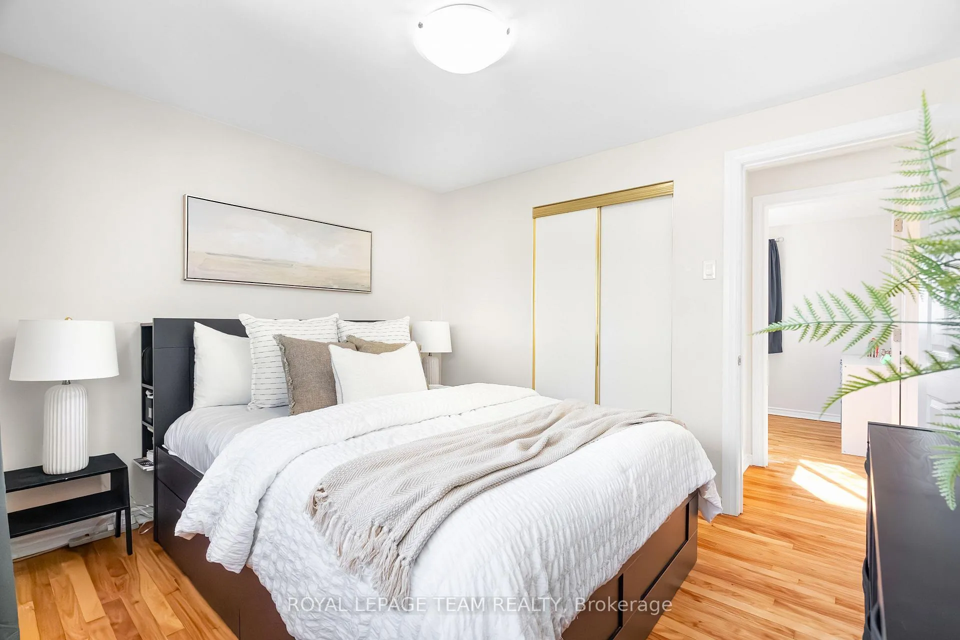 Photo 28 of 852 Borthwick Avenue, Ottawa, Castle Heights/Rideau High — HOMEH