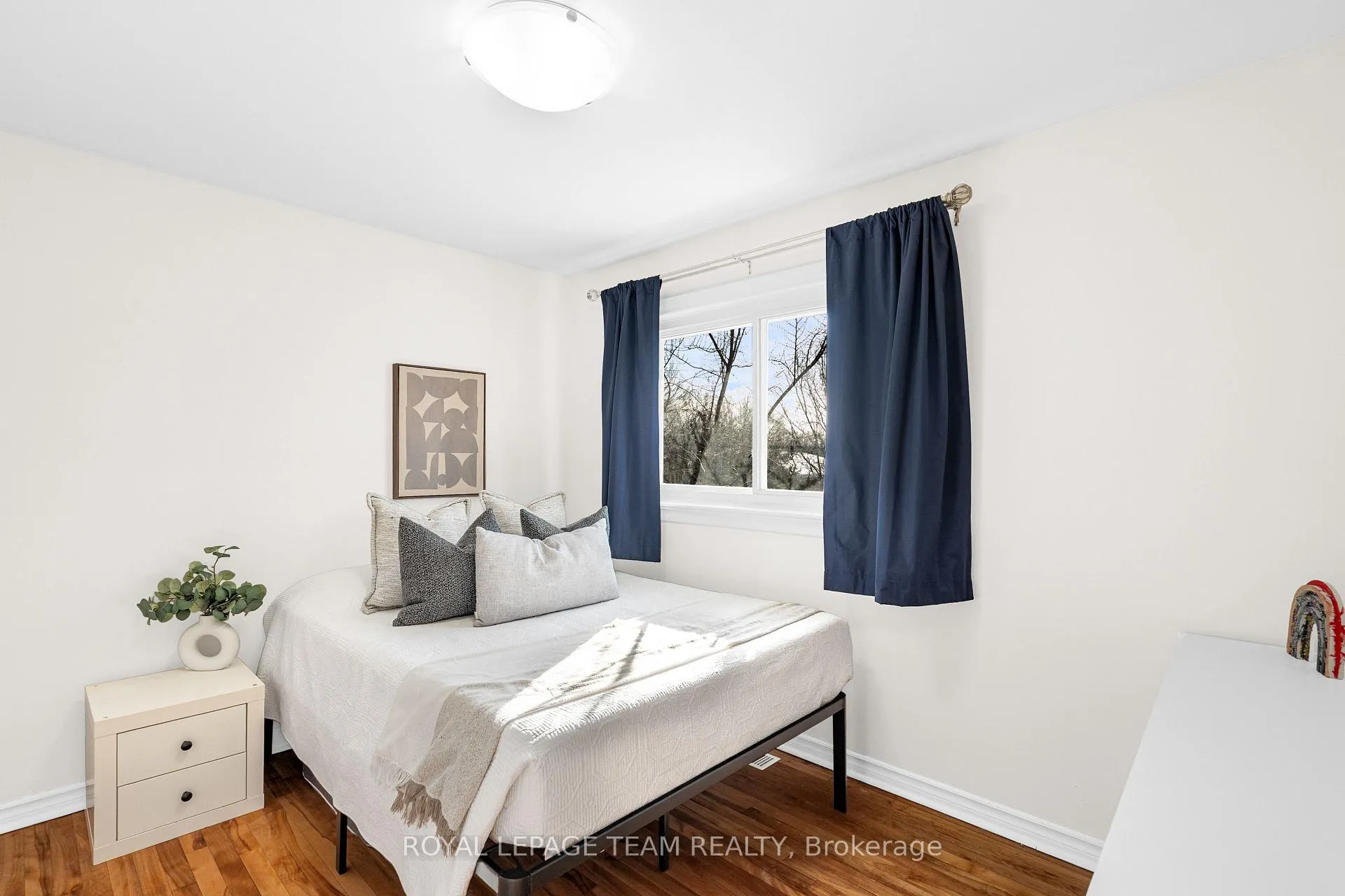 Photo 29 of 852 Borthwick Avenue, Ottawa, Castle Heights/Rideau High — HOMEH
