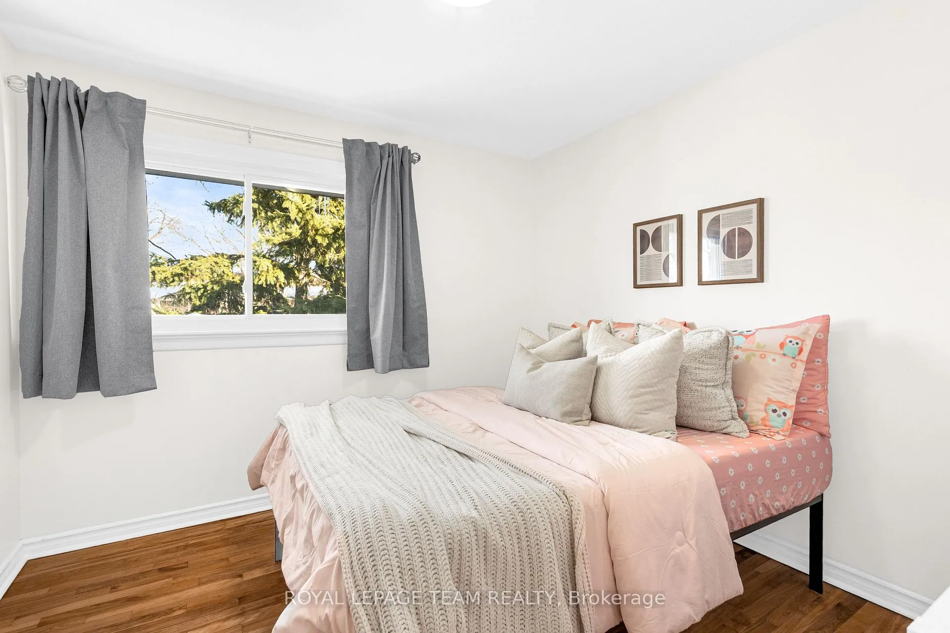 Photo 32 of 852 Borthwick Avenue, Ottawa, Castle Heights/Rideau High — HOMEH