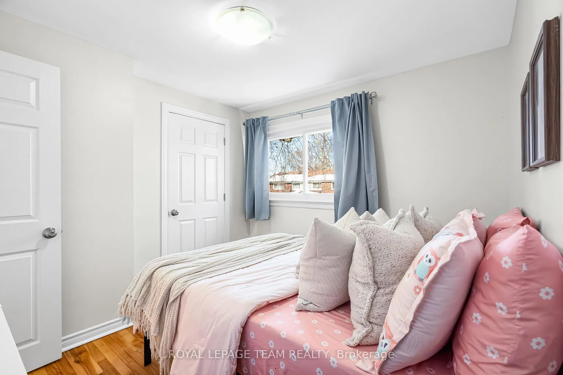 Photo 33 of 852 Borthwick Avenue, Ottawa, Castle Heights/Rideau High — HOMEH