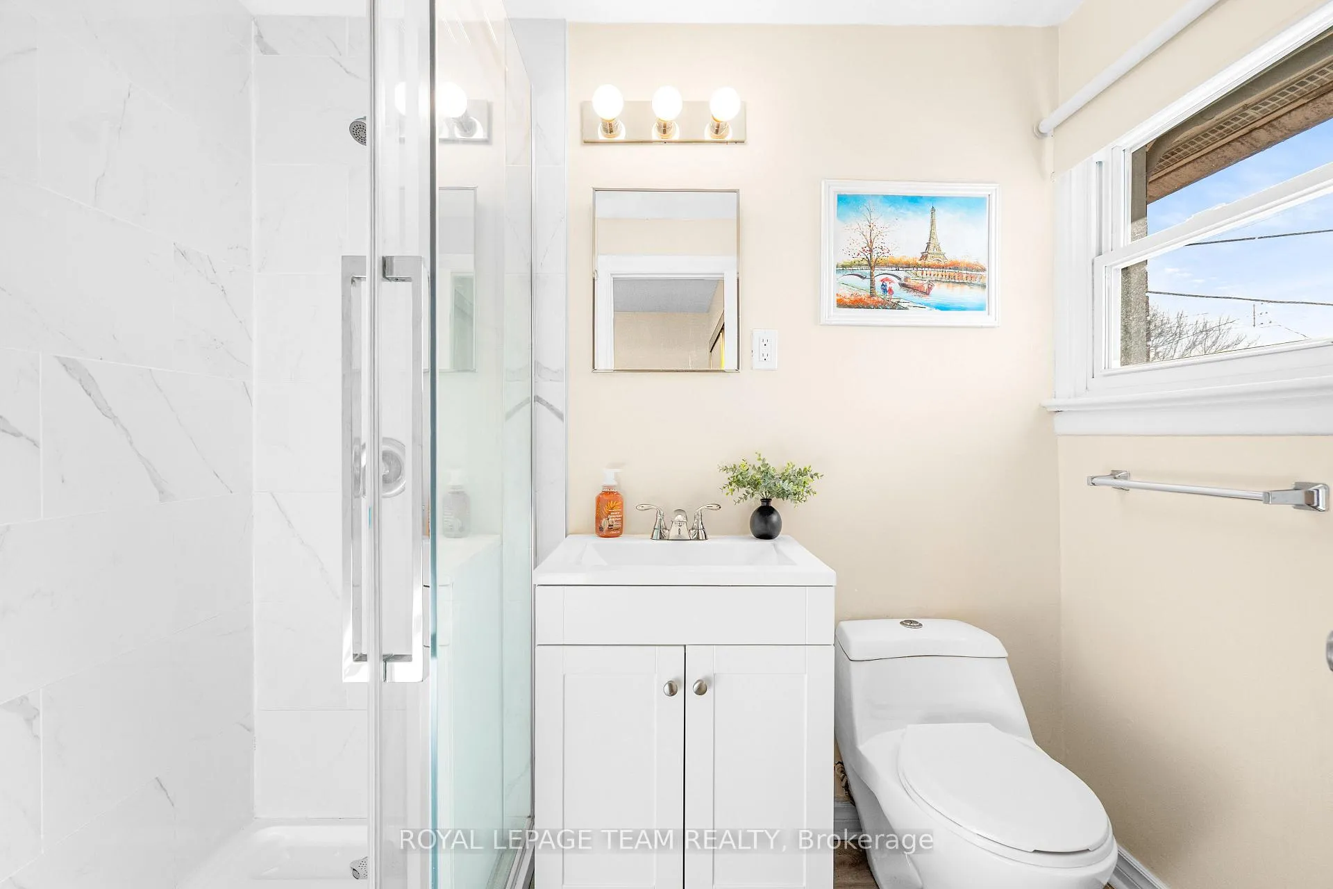 Photo 35 of 852 Borthwick Avenue, Ottawa, Castle Heights/Rideau High — HOMEH