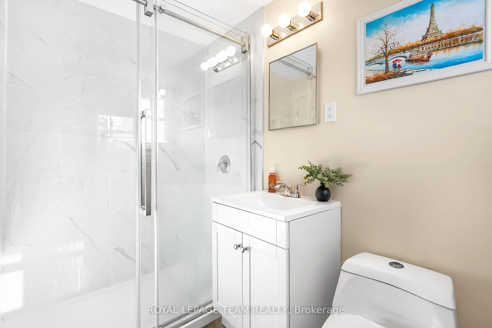 Photo 36 of 852 Borthwick Avenue, Ottawa, Castle Heights/Rideau High — HOMEH