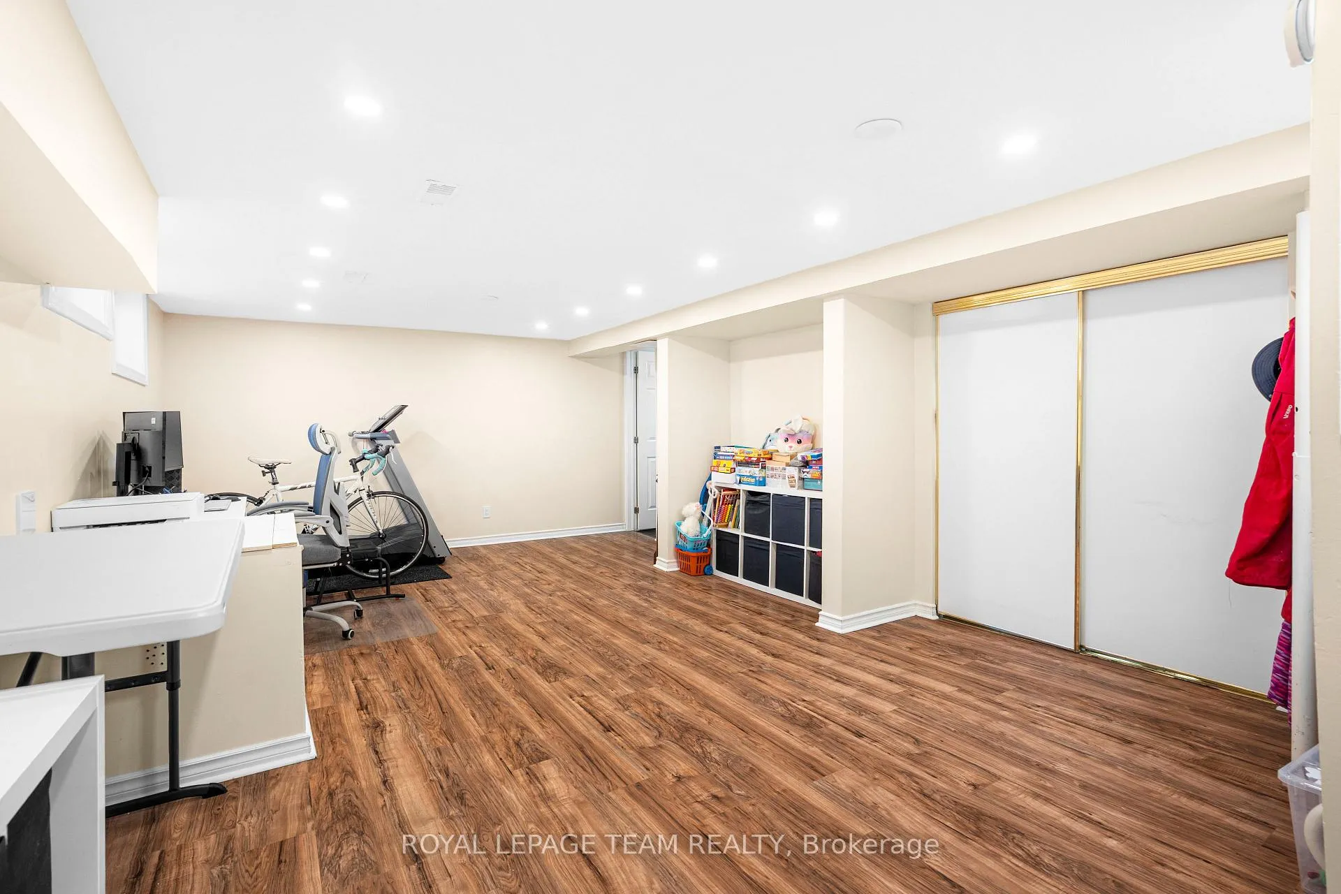 Photo 39 of 852 Borthwick Avenue, Ottawa, Castle Heights/Rideau High — HOMEH