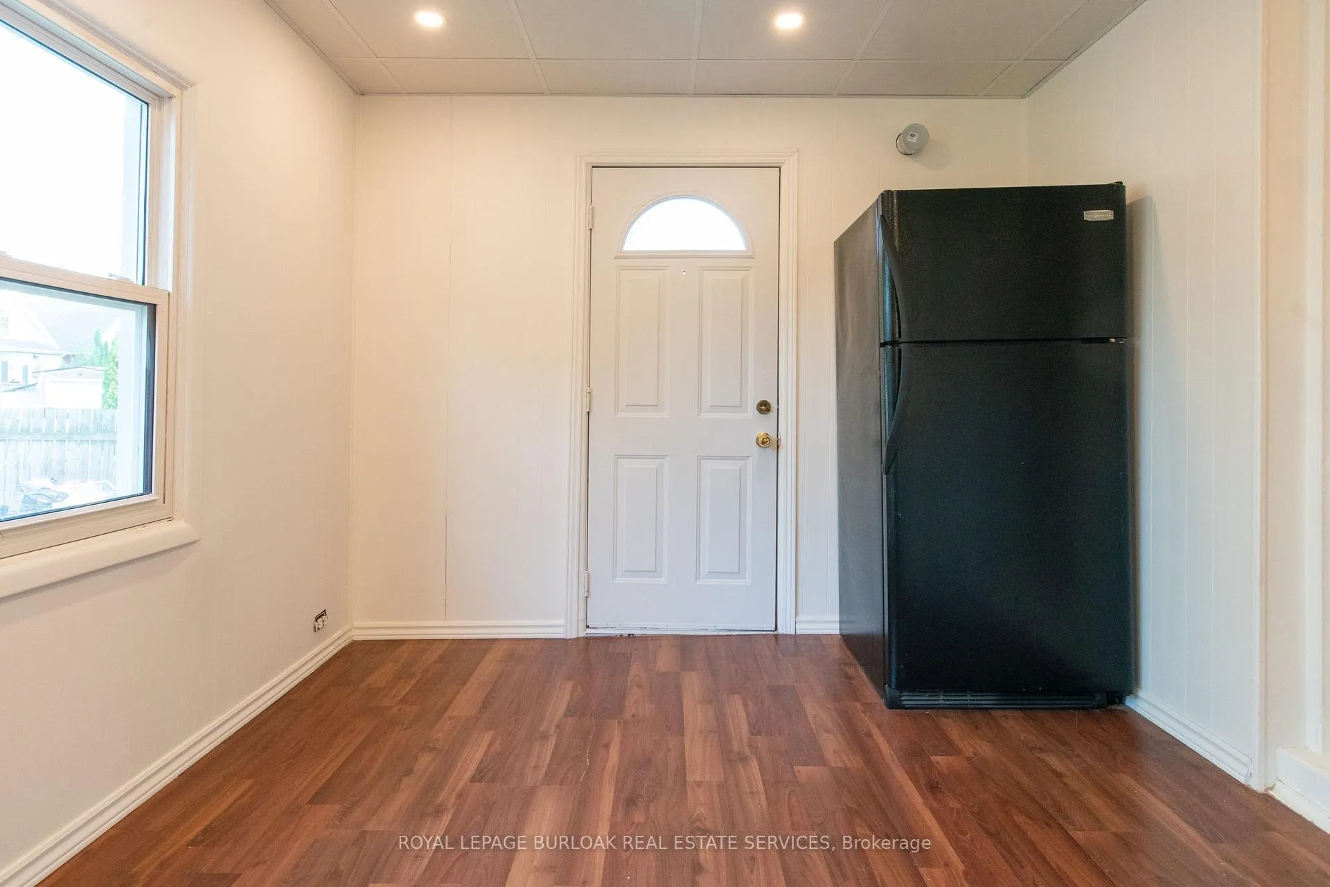Photo 10 of Unit 1, 49 Province Street S, Hamilton, Delta — HOMEH