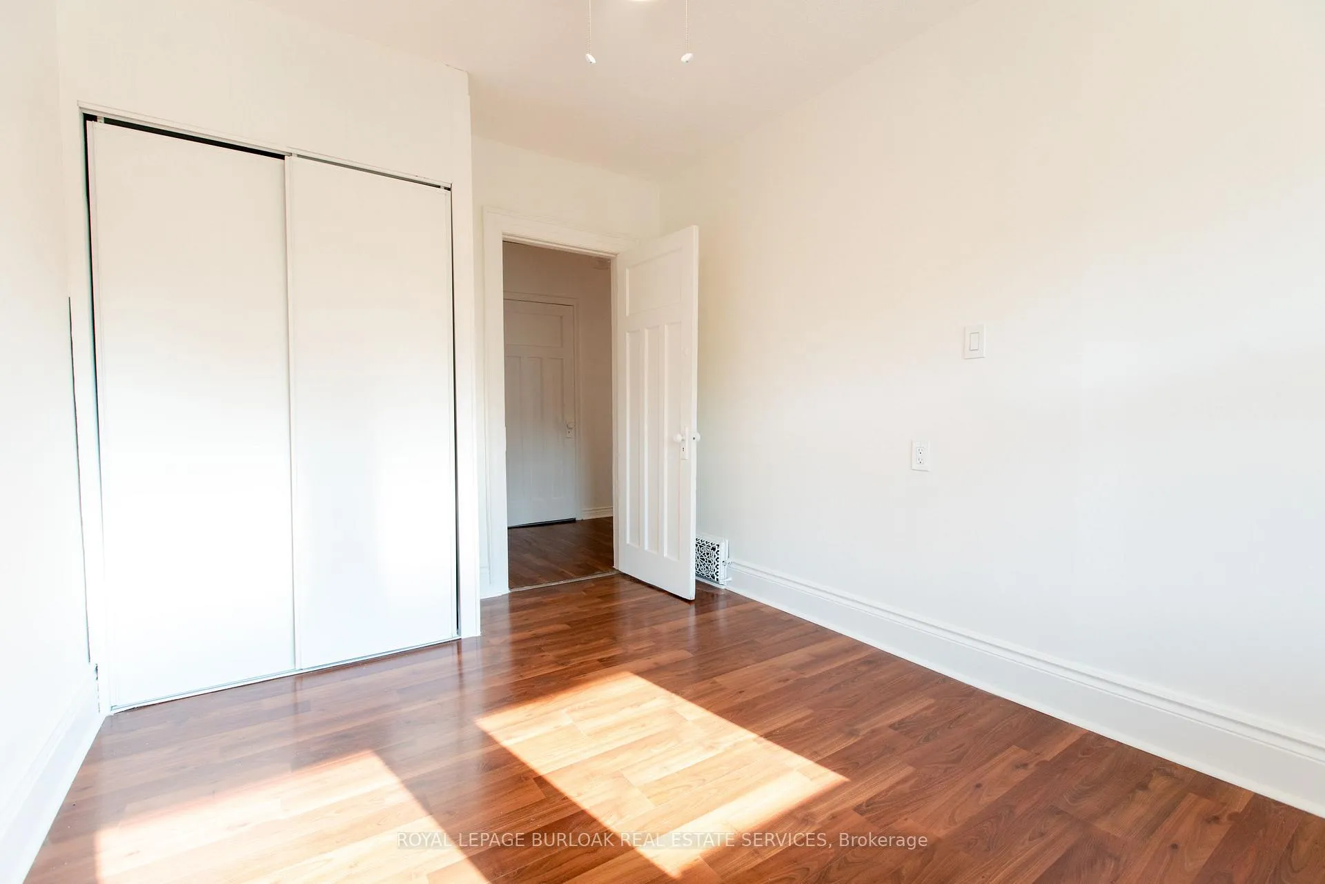 Photo 13 of Unit 1, 49 Province Street S, Hamilton, Delta — HOMEH
