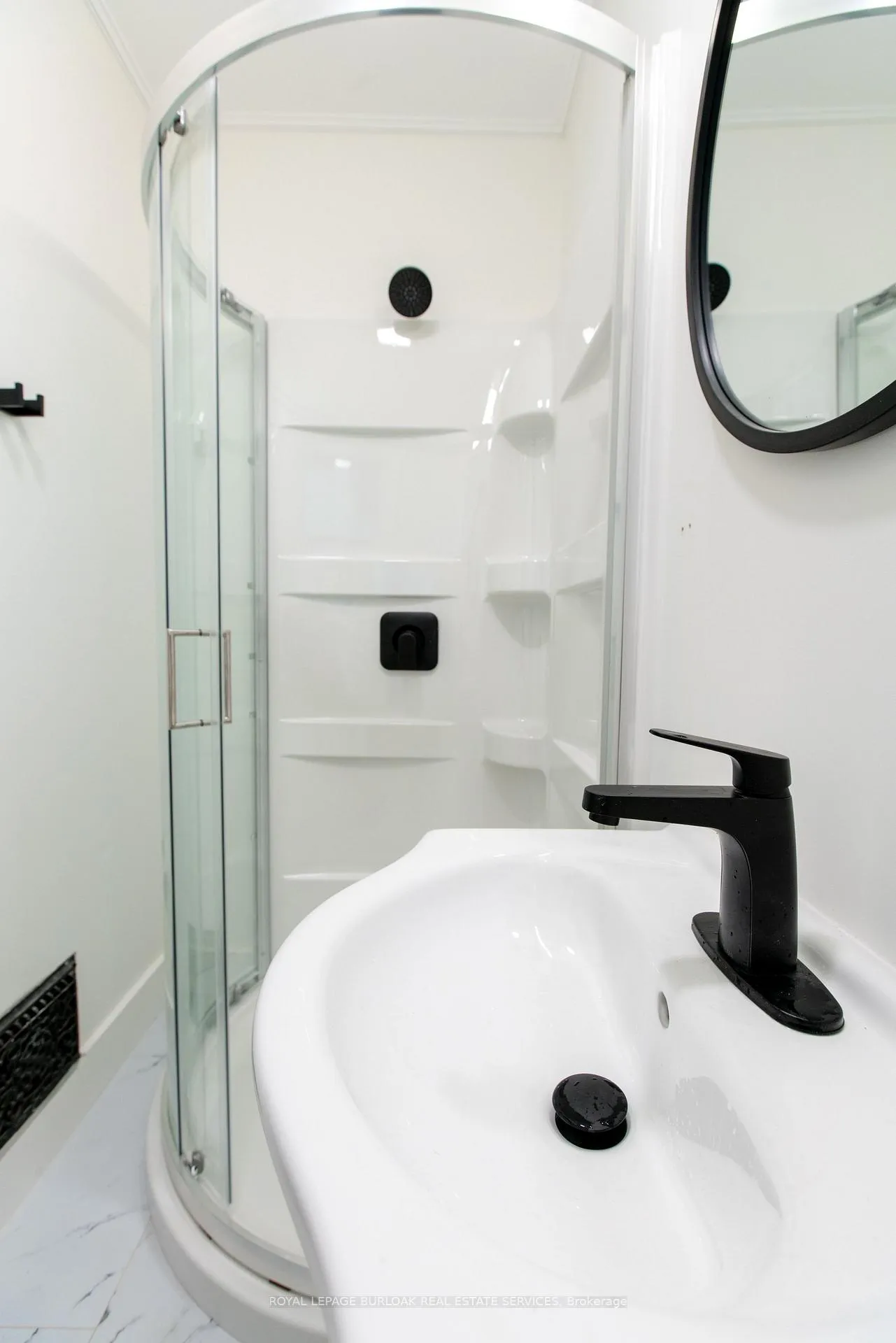 Photo 16 of Unit 1, 49 Province Street S, Hamilton, Delta — HOMEH
