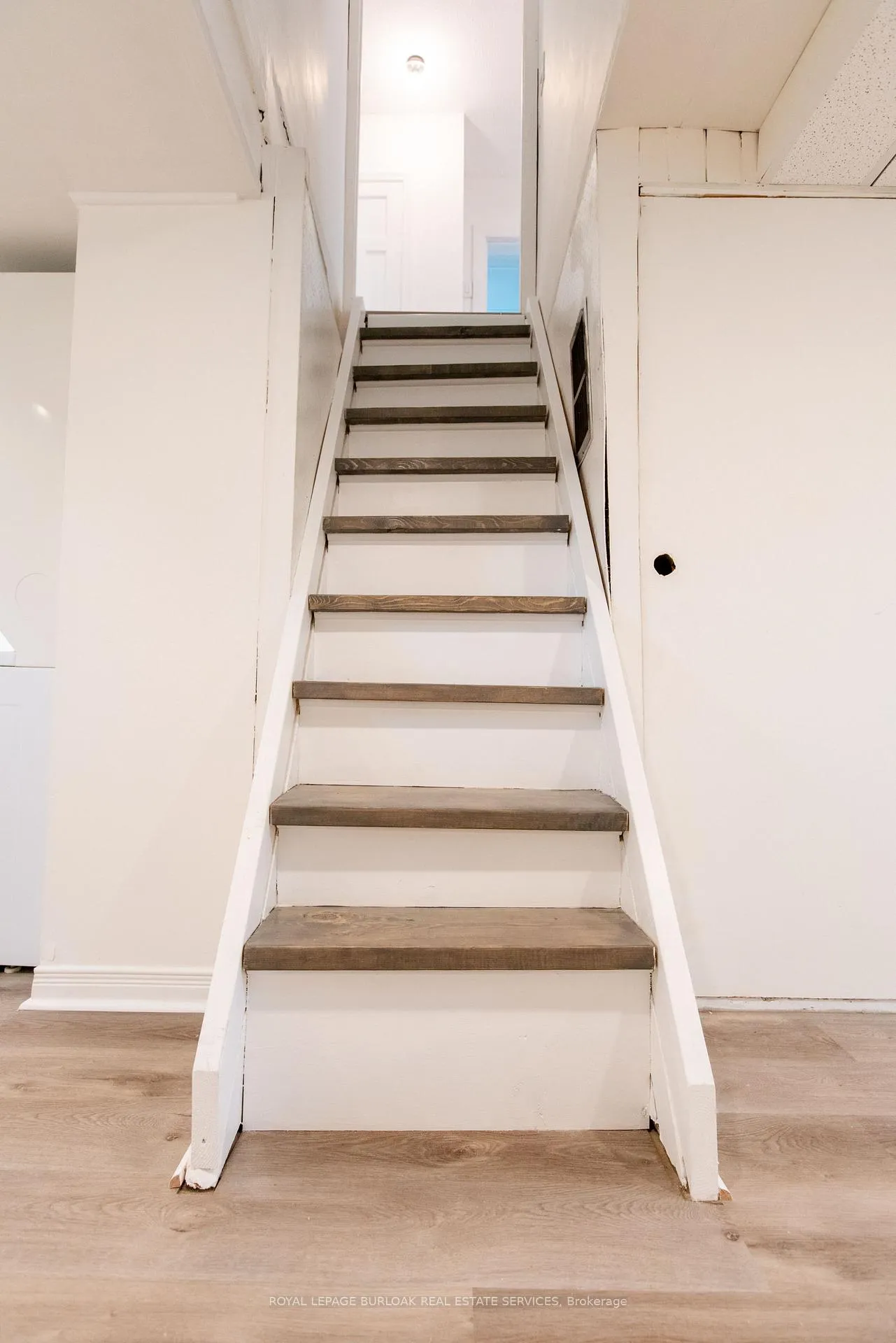 Photo 18 of Unit 1, 49 Province Street S, Hamilton, Delta — HOMEH