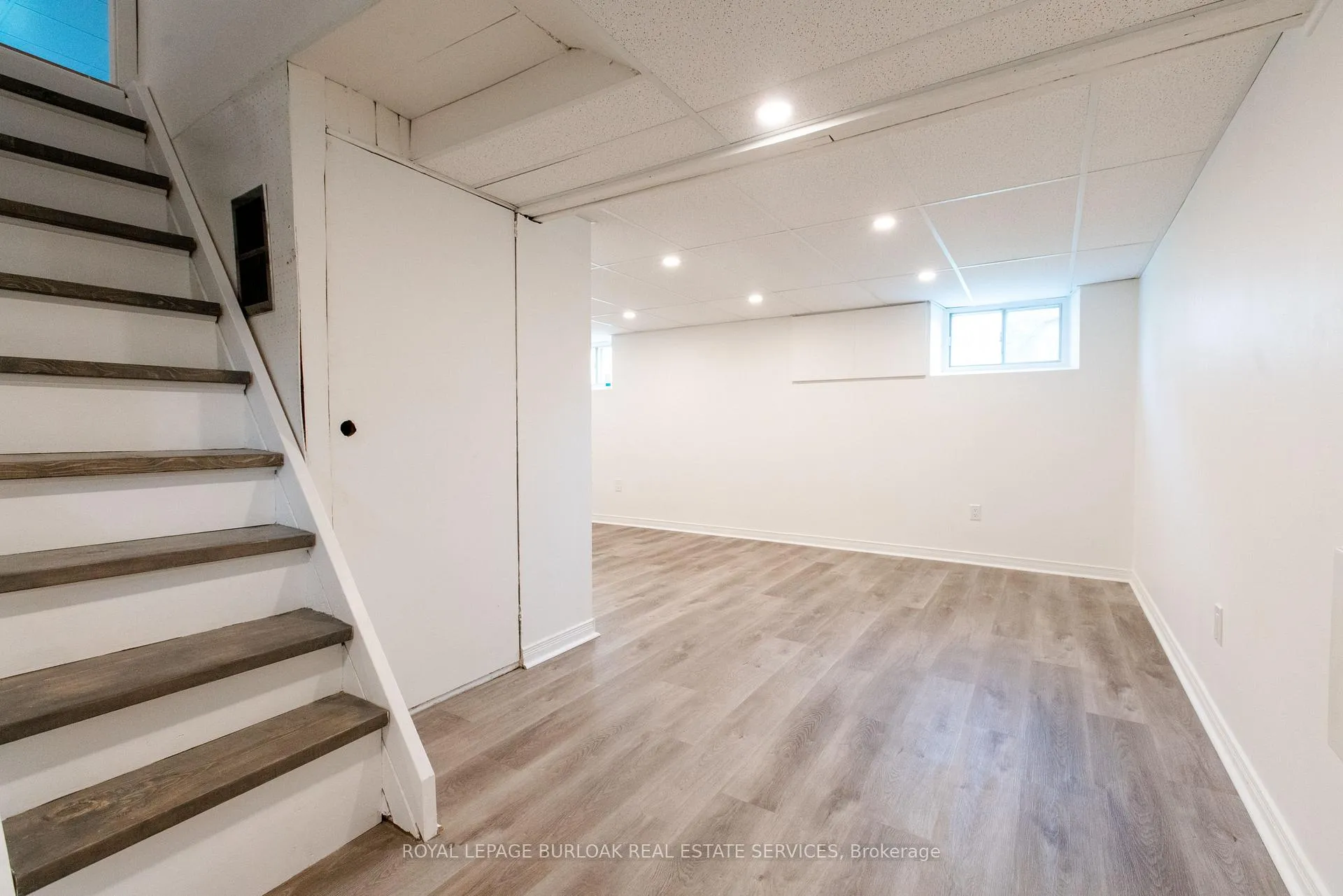 Photo 19 of Unit 1, 49 Province Street S, Hamilton, Delta — HOMEH
