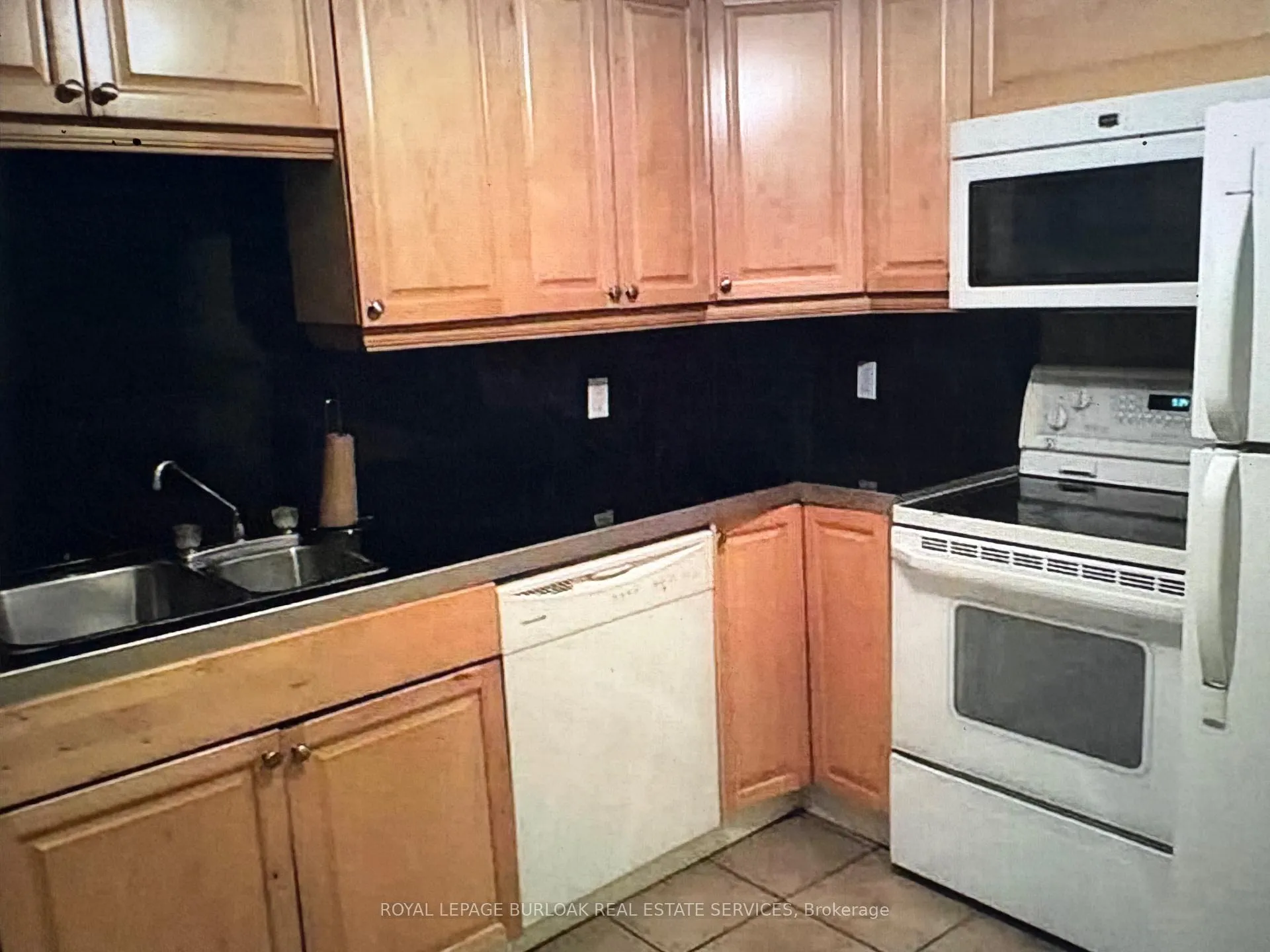Photo 25 of Unit 1, 49 Province Street S, Hamilton, Delta — HOMEH
