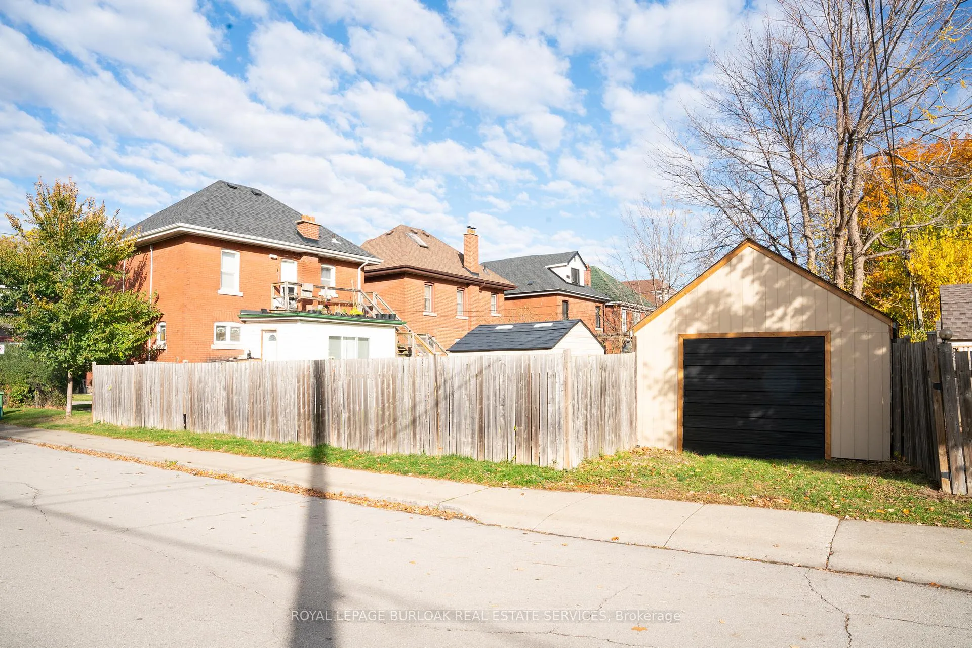 Photo 27 of Unit 1, 49 Province Street S, Hamilton, Delta — HOMEH