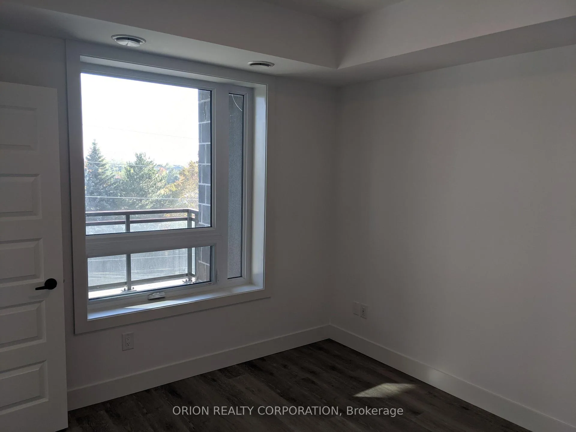 Photo 6 of Unit 404, 26 Lowes Road W, Guelph, Clairfields/Hanlon Business Park — HOMEH
