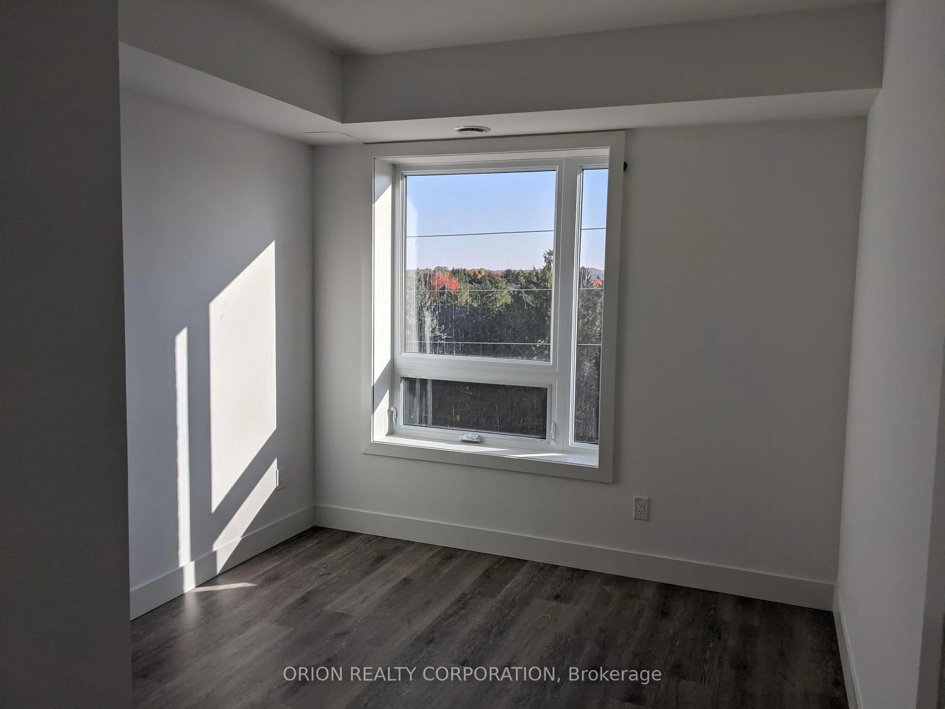 Photo 7 of Unit 404, 26 Lowes Road W, Guelph, Clairfields/Hanlon Business Park — HOMEH