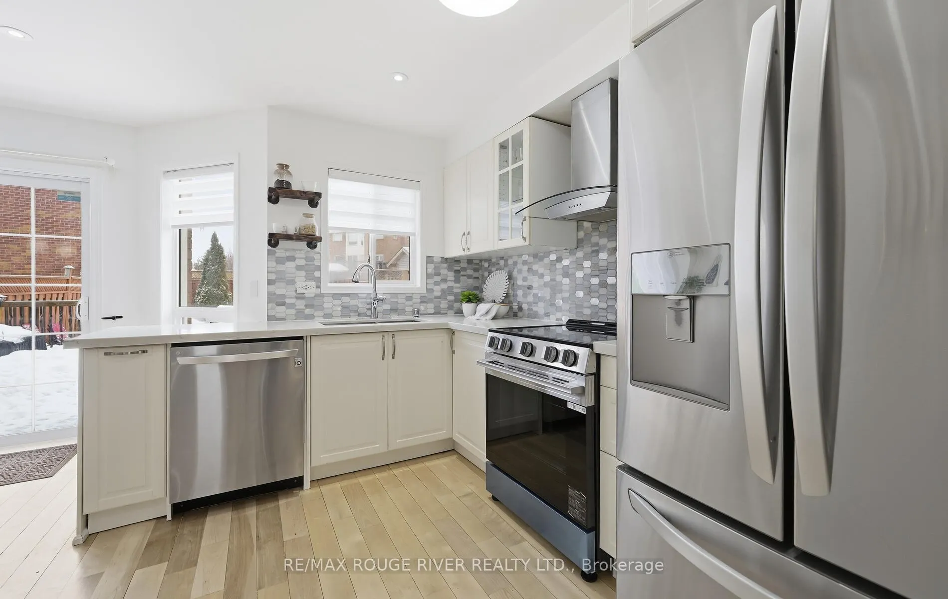 Photo 10 of 7 Hemans Court, Ajax, Central West — HOMEH