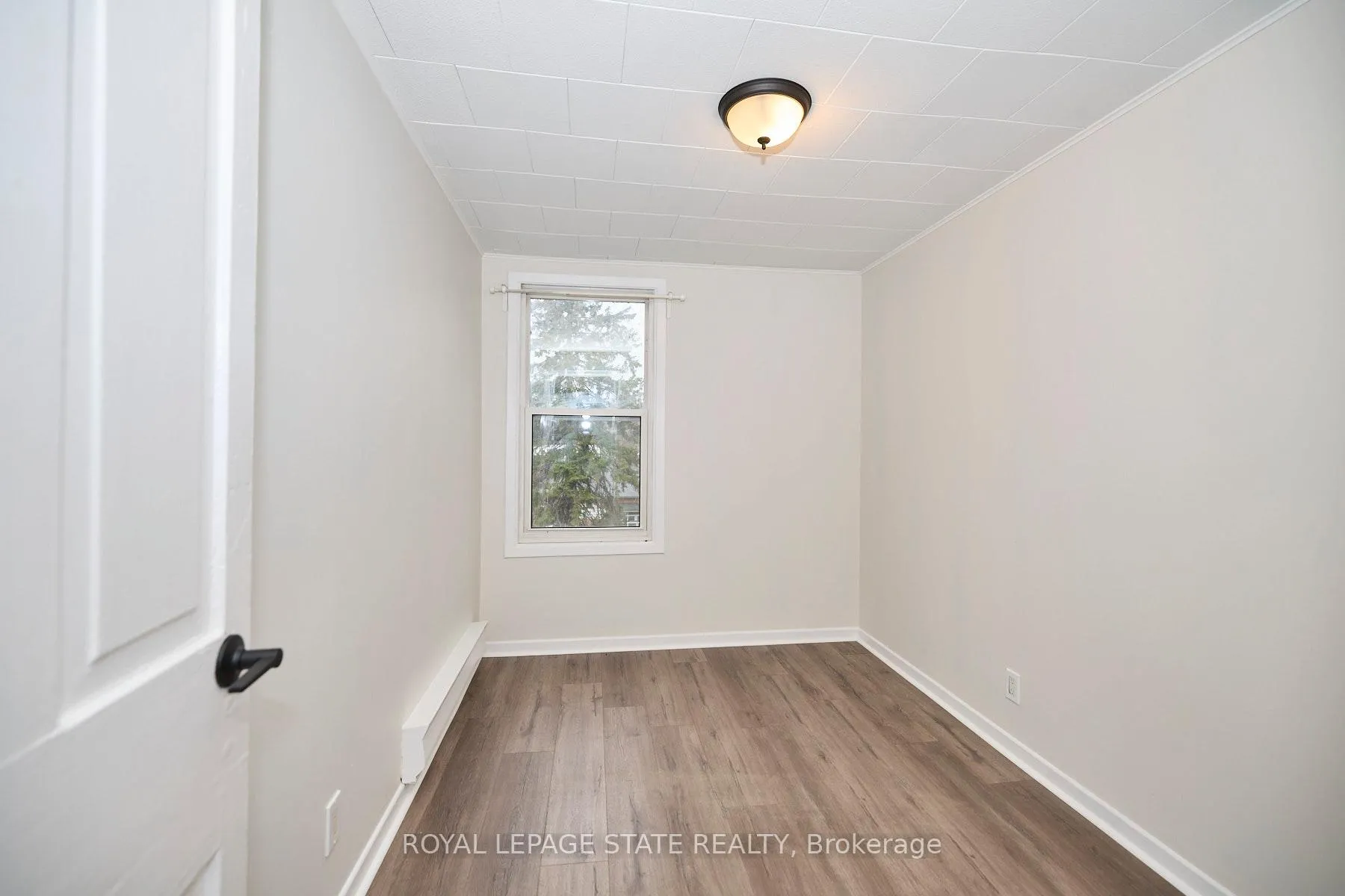Photo 6 of Unit 3, 33 Lock Street, St. Catharines, Port Dalhousie — HOMEH
