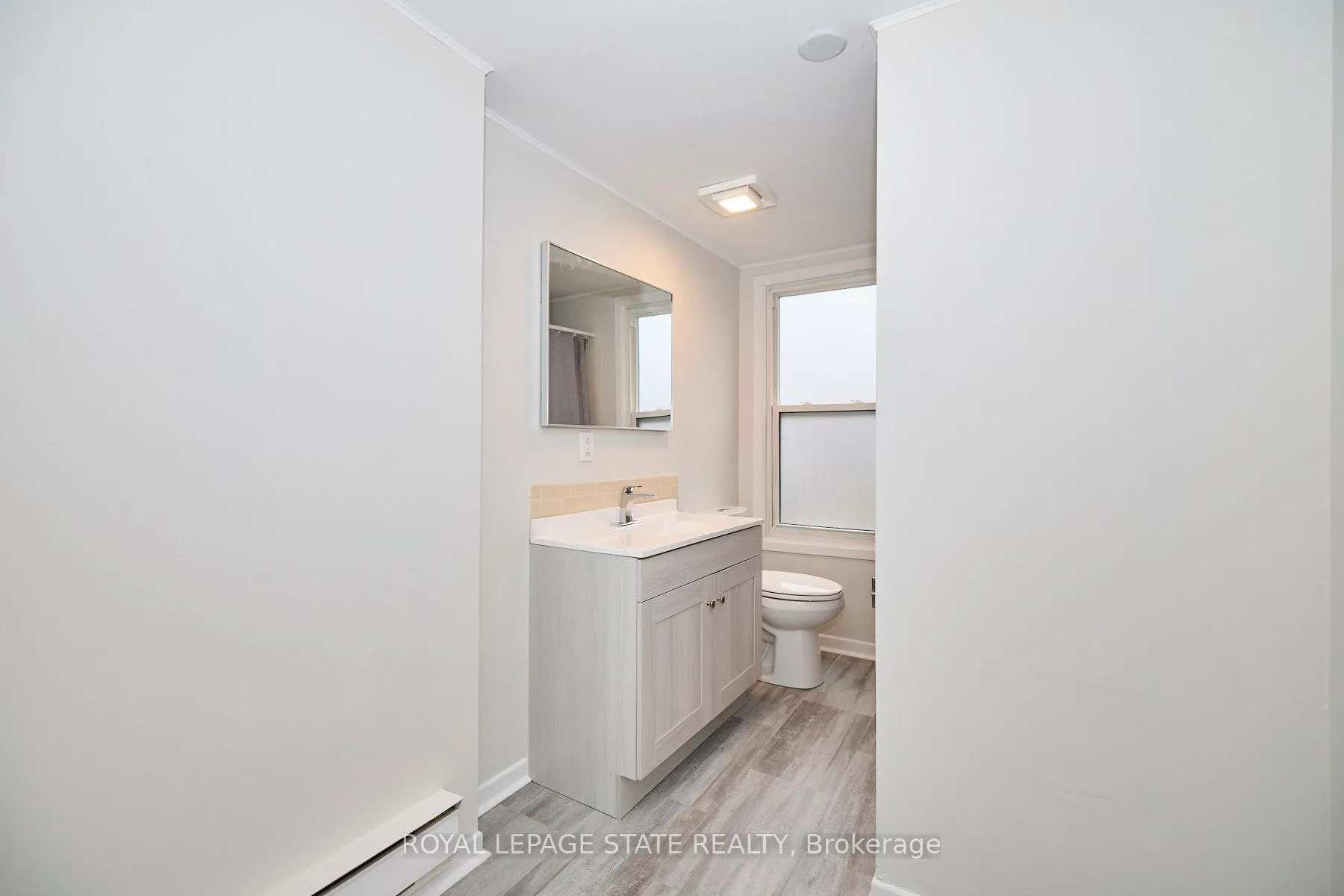 Photo 7 of Unit 3, 33 Lock Street, St. Catharines, Port Dalhousie — HOMEH