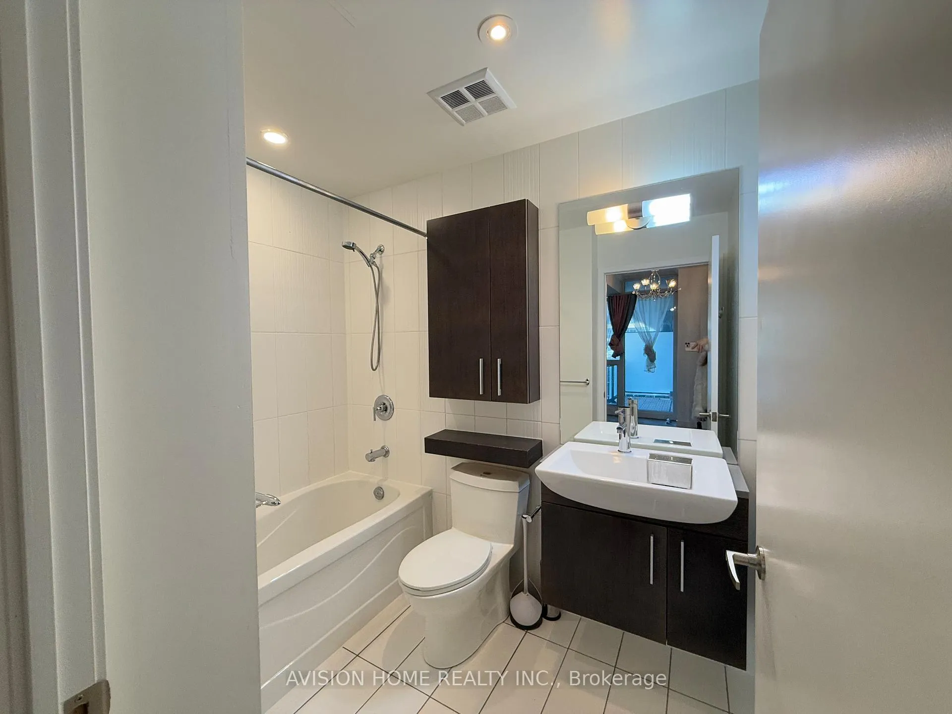 Photo 10 of Unit 331, 8 Telegram Mews, Toronto, Waterfront Communities — HOMEH