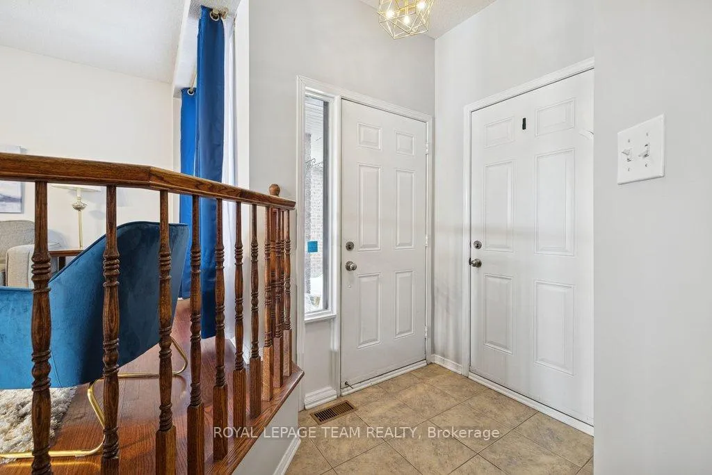 Photo 3 of 1493 Demeter Street, Ottawa, Fallingbrook/Gardenway South — HOMEH