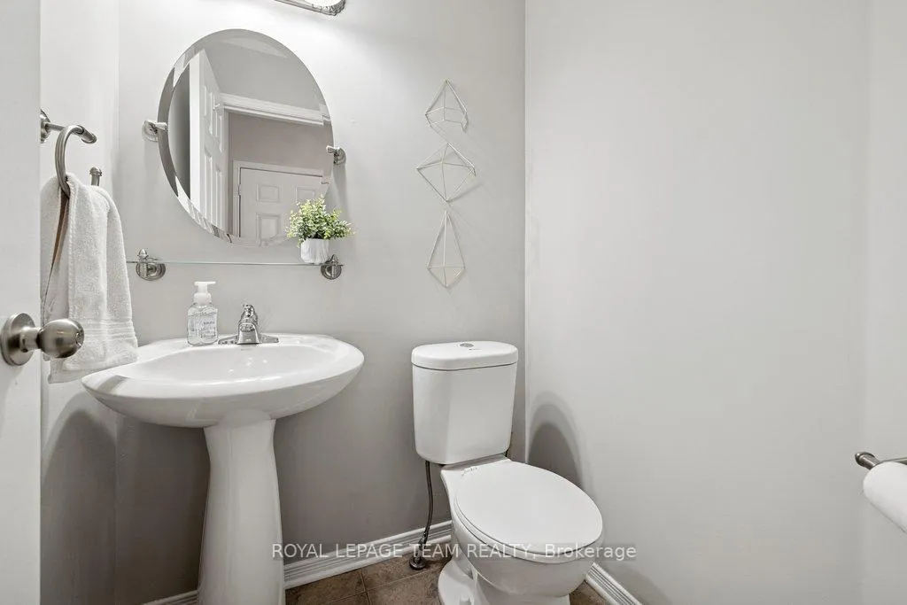 Photo 4 of 1493 Demeter Street, Ottawa, Fallingbrook/Gardenway South — HOMEH