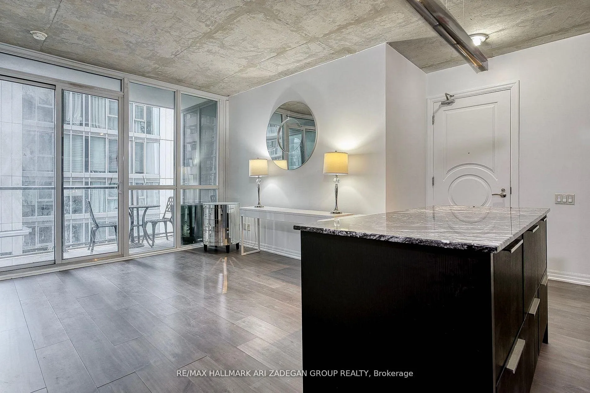 Photo 5 of Unit 1701, 88 Blue Jays Way, Toronto, Waterfront Communities — HOMEH
