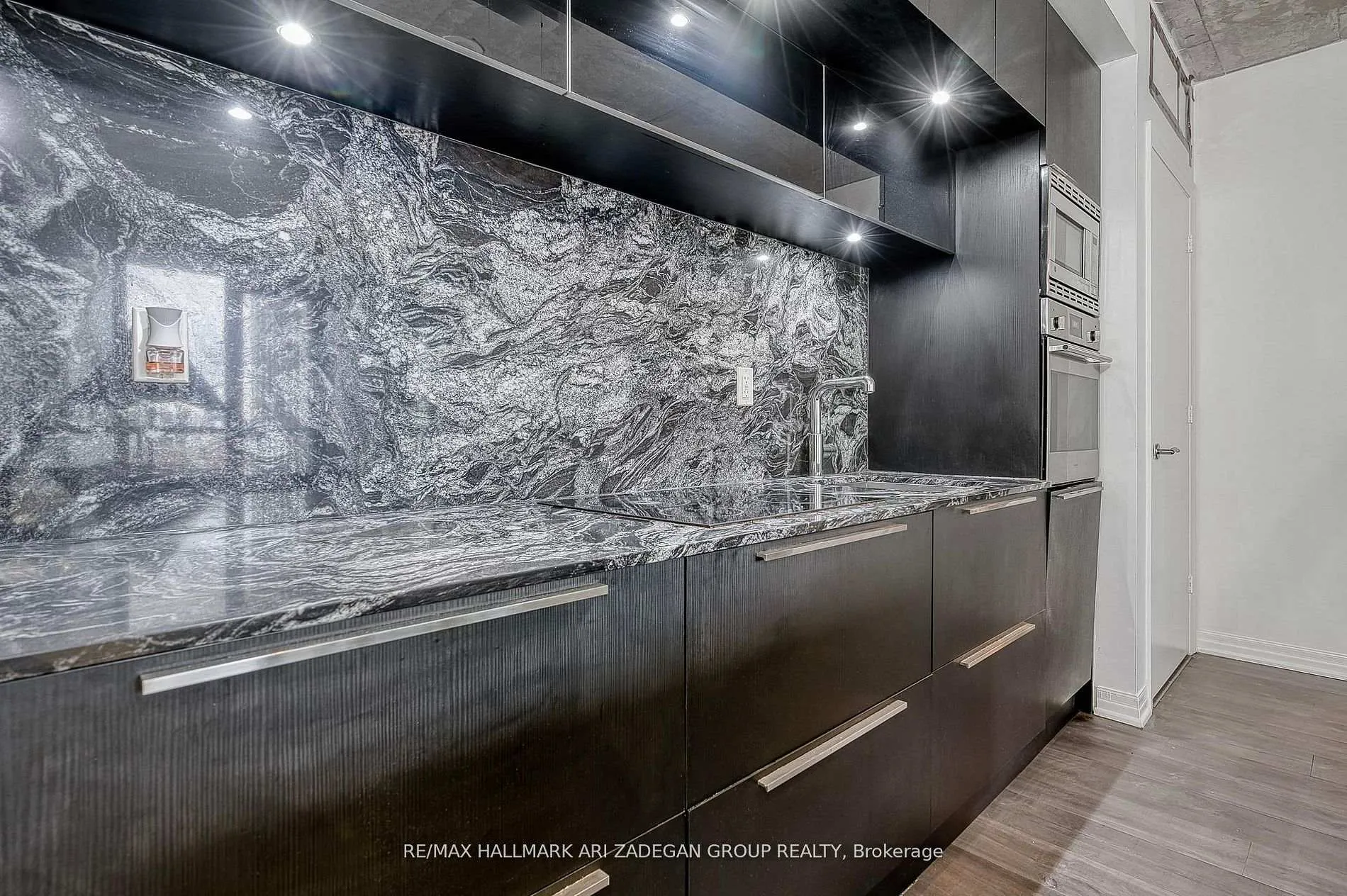 Photo 7 of Unit 1701, 88 Blue Jays Way, Toronto, Waterfront Communities — HOMEH