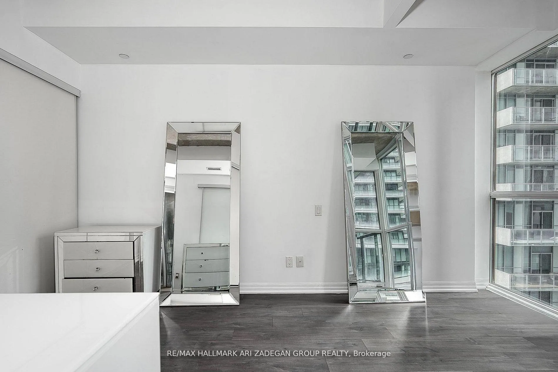 Photo 12 of Unit 1701, 88 Blue Jays Way, Toronto, Waterfront Communities — HOMEH