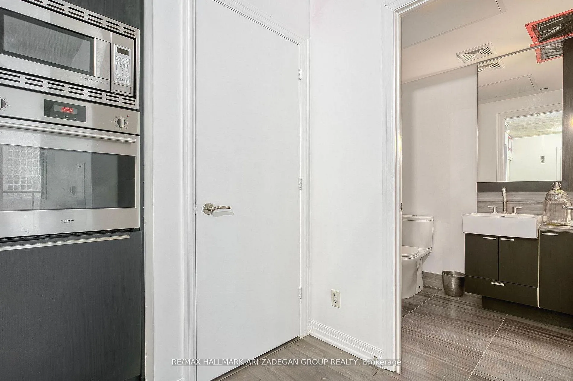 Photo 15 of Unit 1701, 88 Blue Jays Way, Toronto, Waterfront Communities — HOMEH