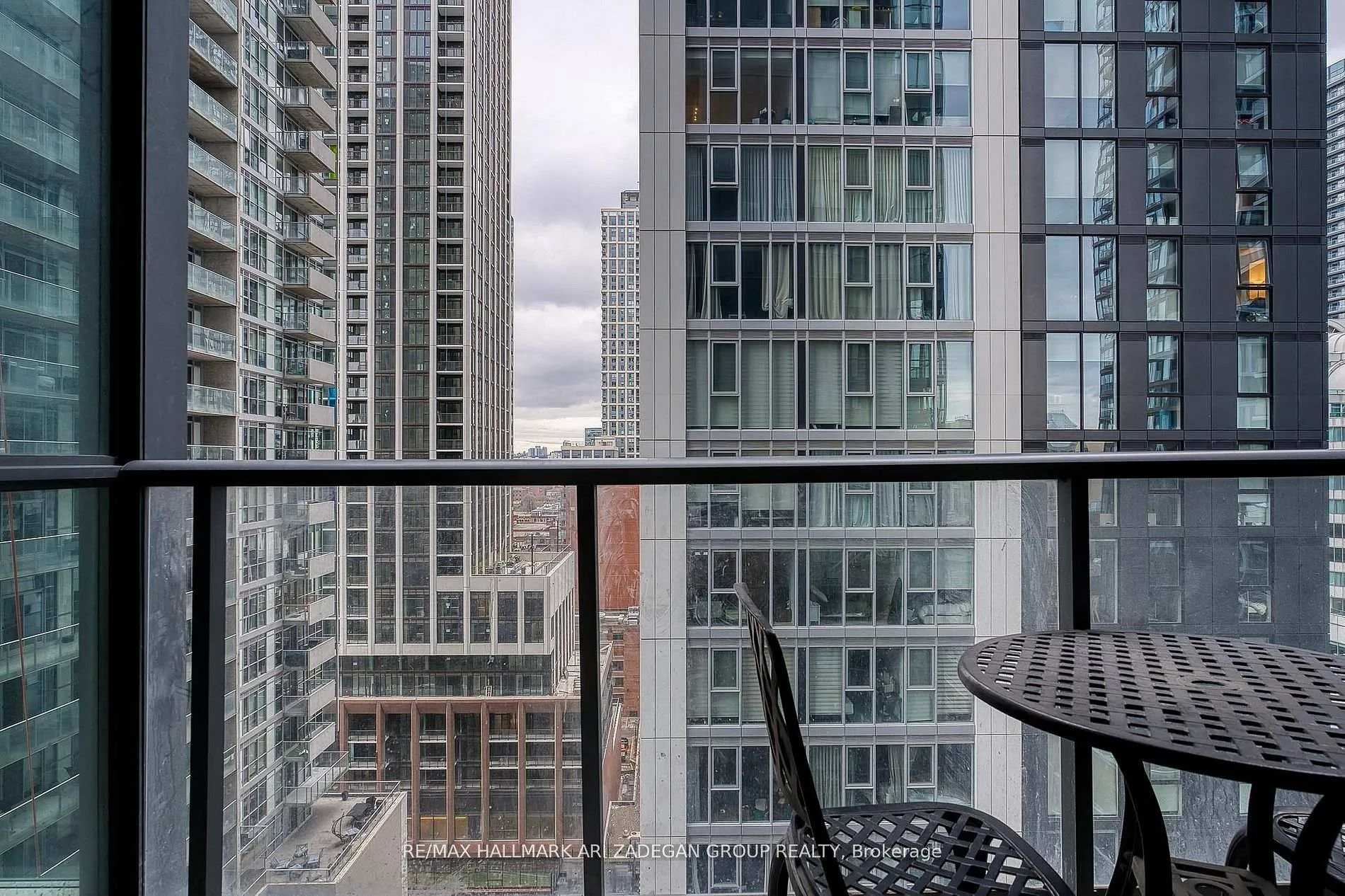 Photo 18 of Unit 1701, 88 Blue Jays Way, Toronto, Waterfront Communities — HOMEH