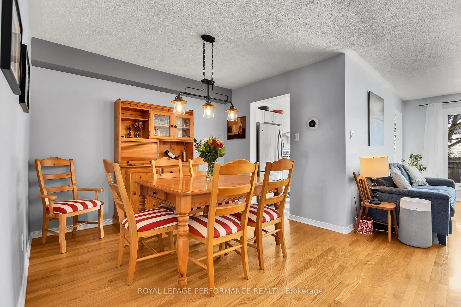 Photo 8 of 710 Hancock Crescent, Ottawa, Fallingbrook/Ridgemount — HOMEH