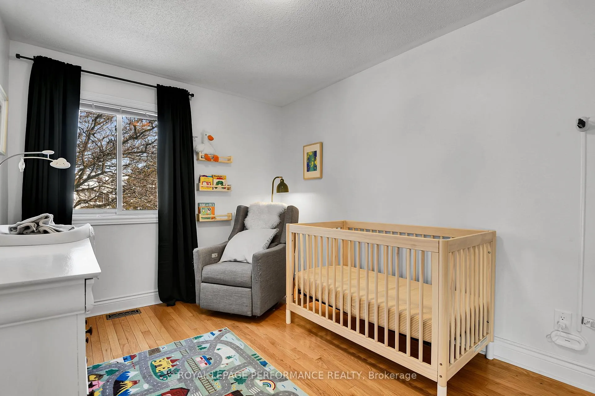 Photo 20 of 710 Hancock Crescent, Ottawa, Fallingbrook/Ridgemount — HOMEH