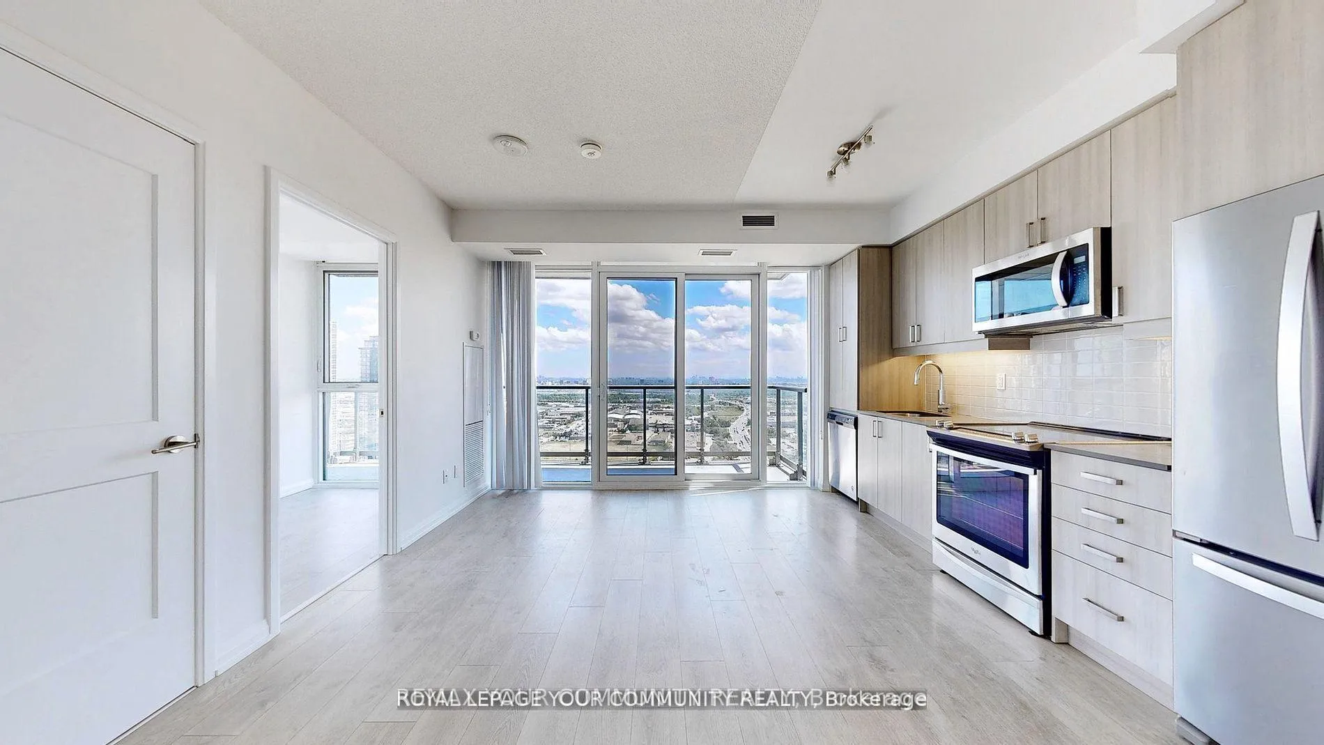 Photo 6 of Unit 3204, 7895 Jane Street, Vaughan, Concord — HOMEH