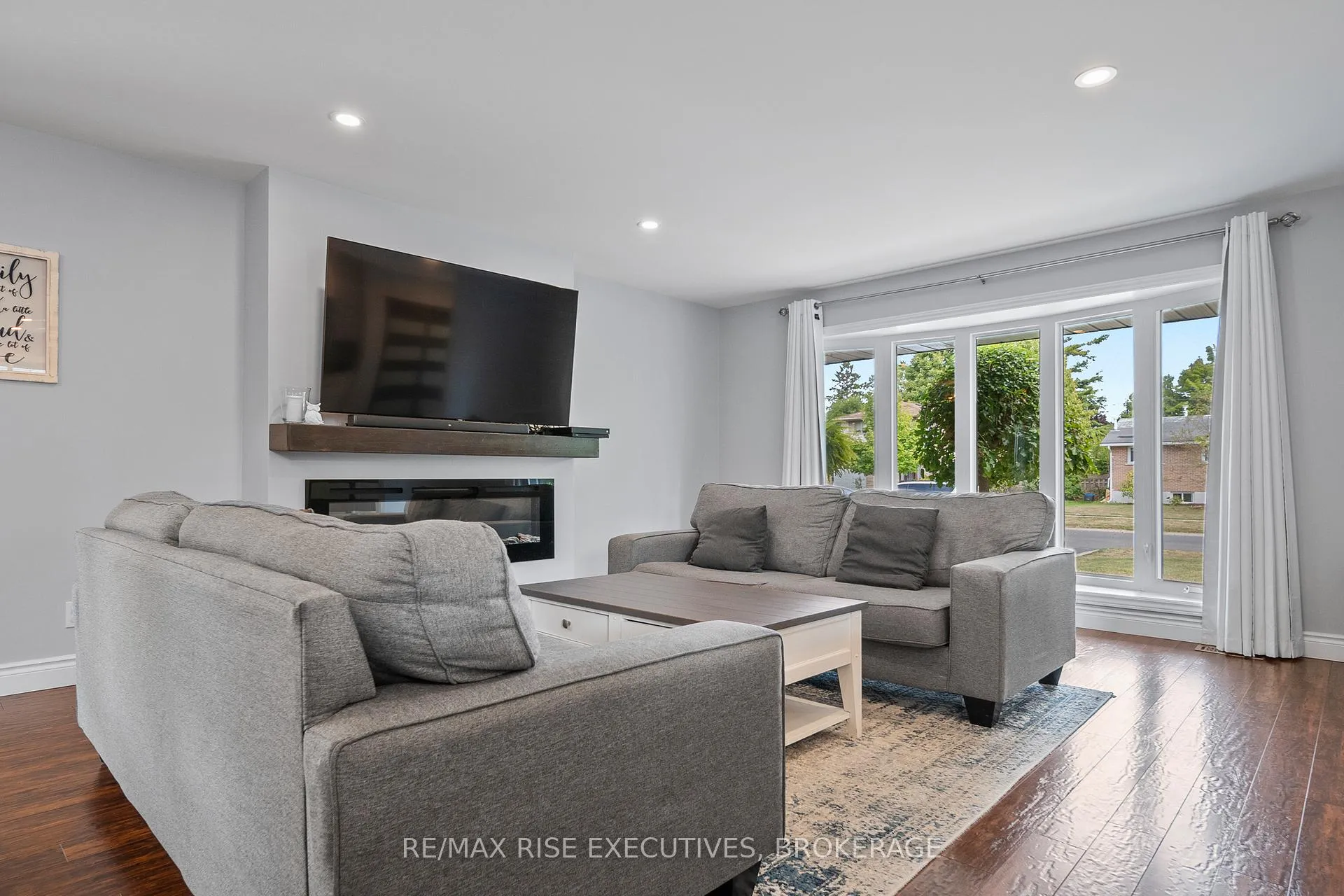 Photo 11 of 693 Laidlaw Crescent, Kingston, South of Taylor-Kidd Blvd — HOMEH
