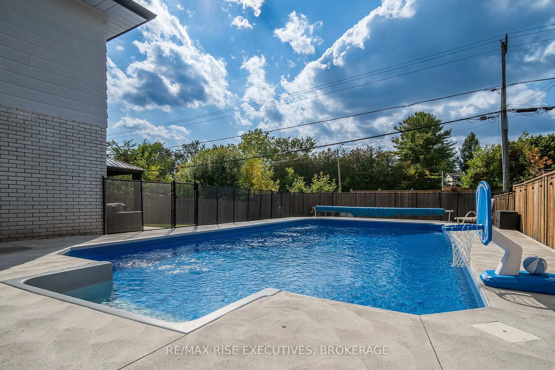 Photo 42 of 693 Laidlaw Crescent, Kingston, South of Taylor-Kidd Blvd — HOMEH