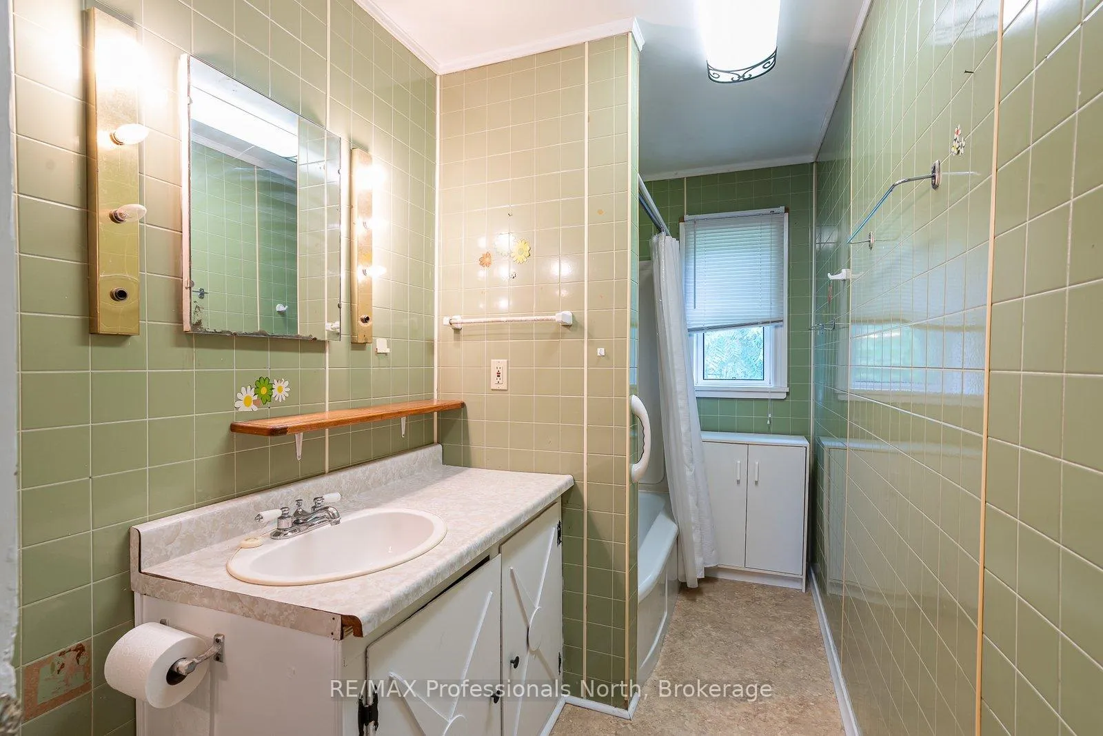 Photo 7 of 2319 Loop Road, Highlands East, Cardiff Ward — HOMEH