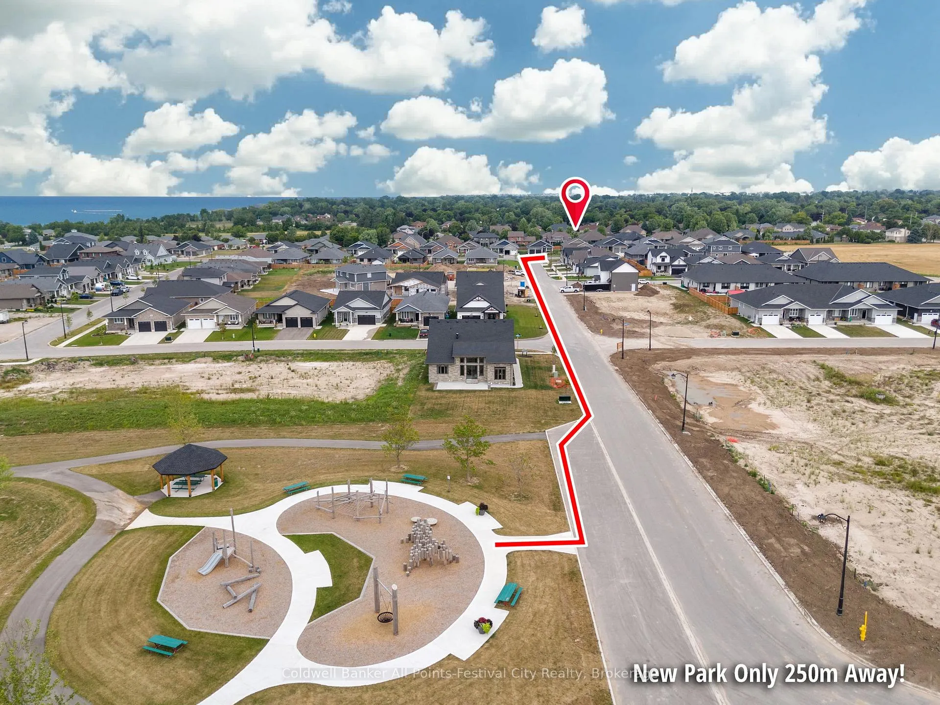 Photo 3 of 451 Woodridge Drive, Goderich, Goderich (Town) — HOMEH