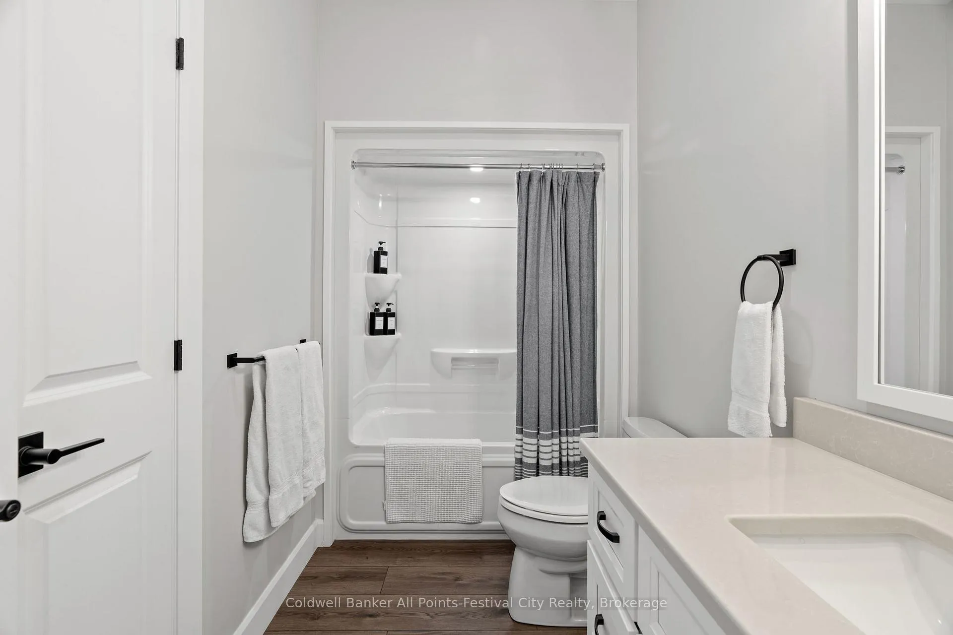 Photo 14 of 451 Woodridge Drive, Goderich, Goderich (Town) — HOMEH