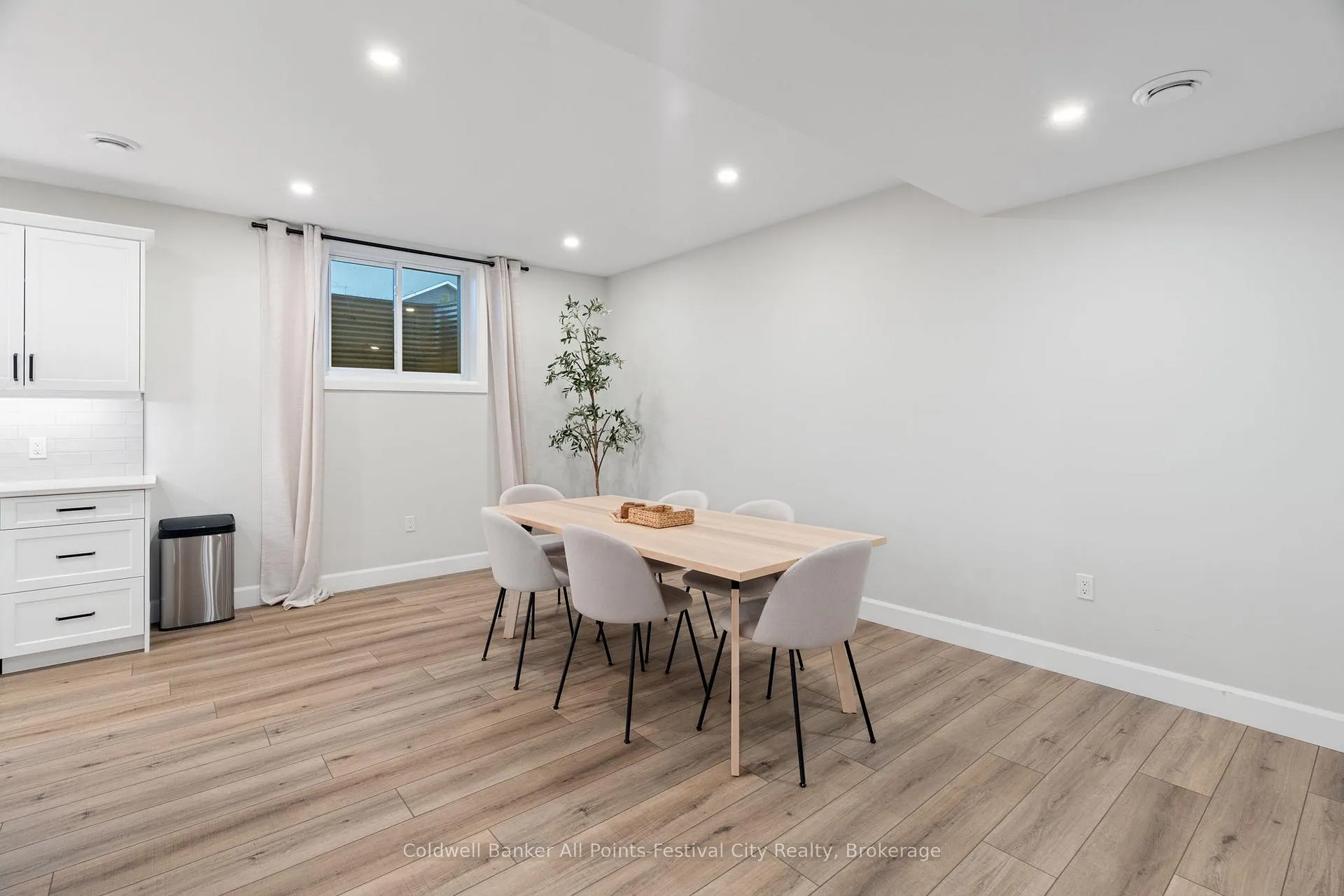 Photo 36 of 451 Woodridge Drive, Goderich, Goderich (Town) — HOMEH