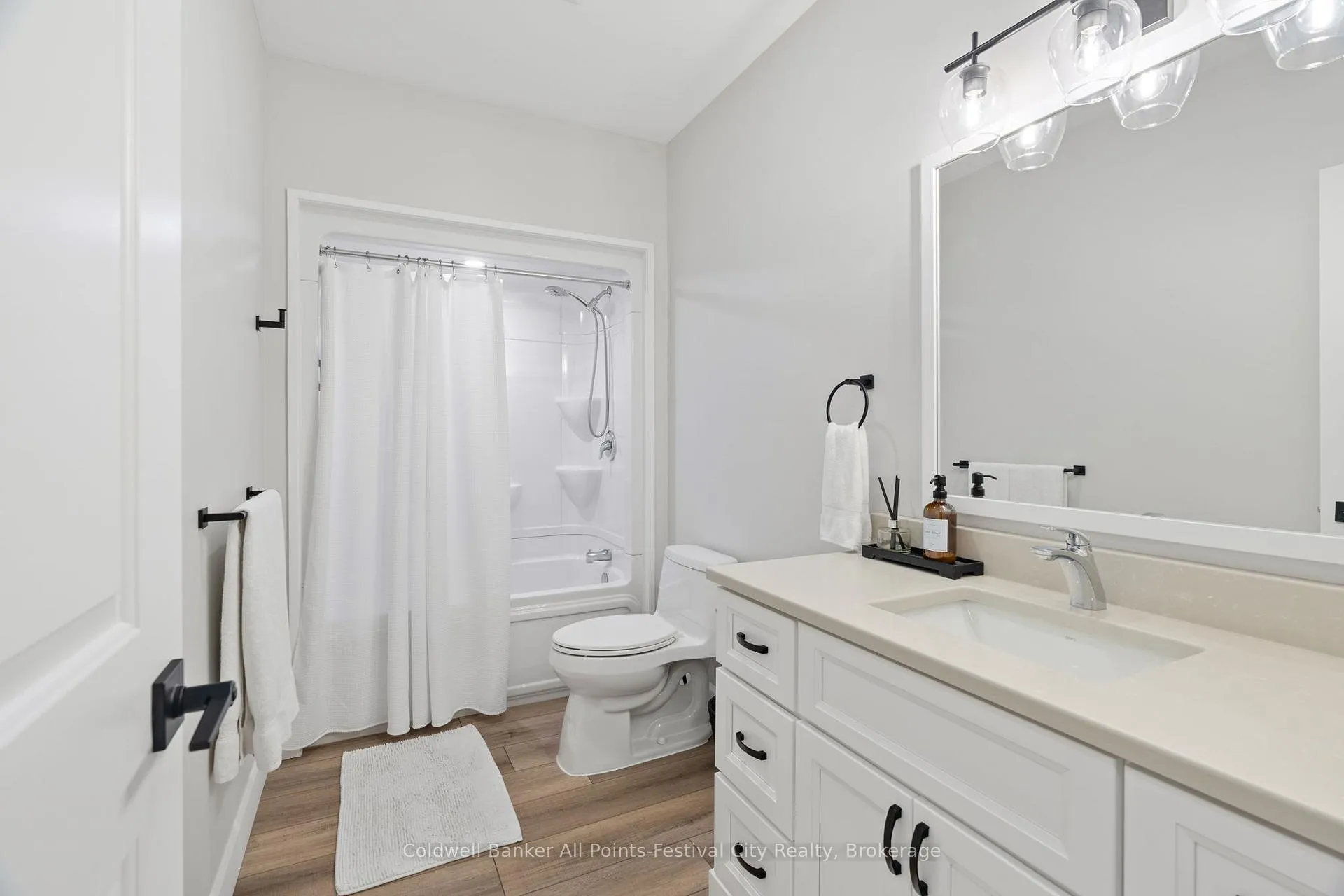 Photo 42 of 451 Woodridge Drive, Goderich, Goderich (Town) — HOMEH