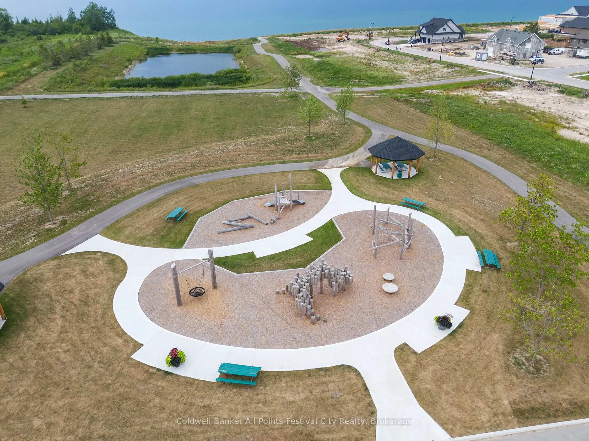 Photo 49 of 451 Woodridge Drive, Goderich, Goderich (Town) — HOMEH