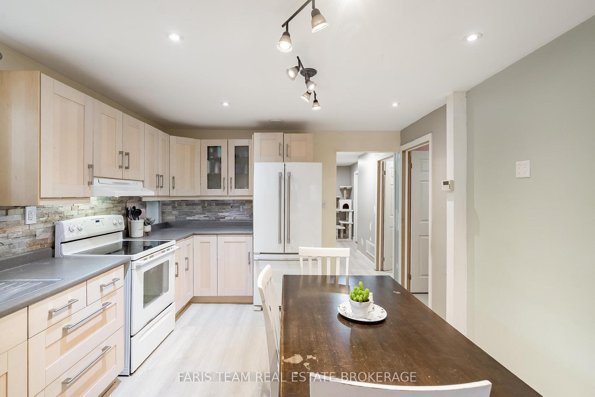 Photo 6 of 779 9th Line, Innisfil, Alcona — HOMEH